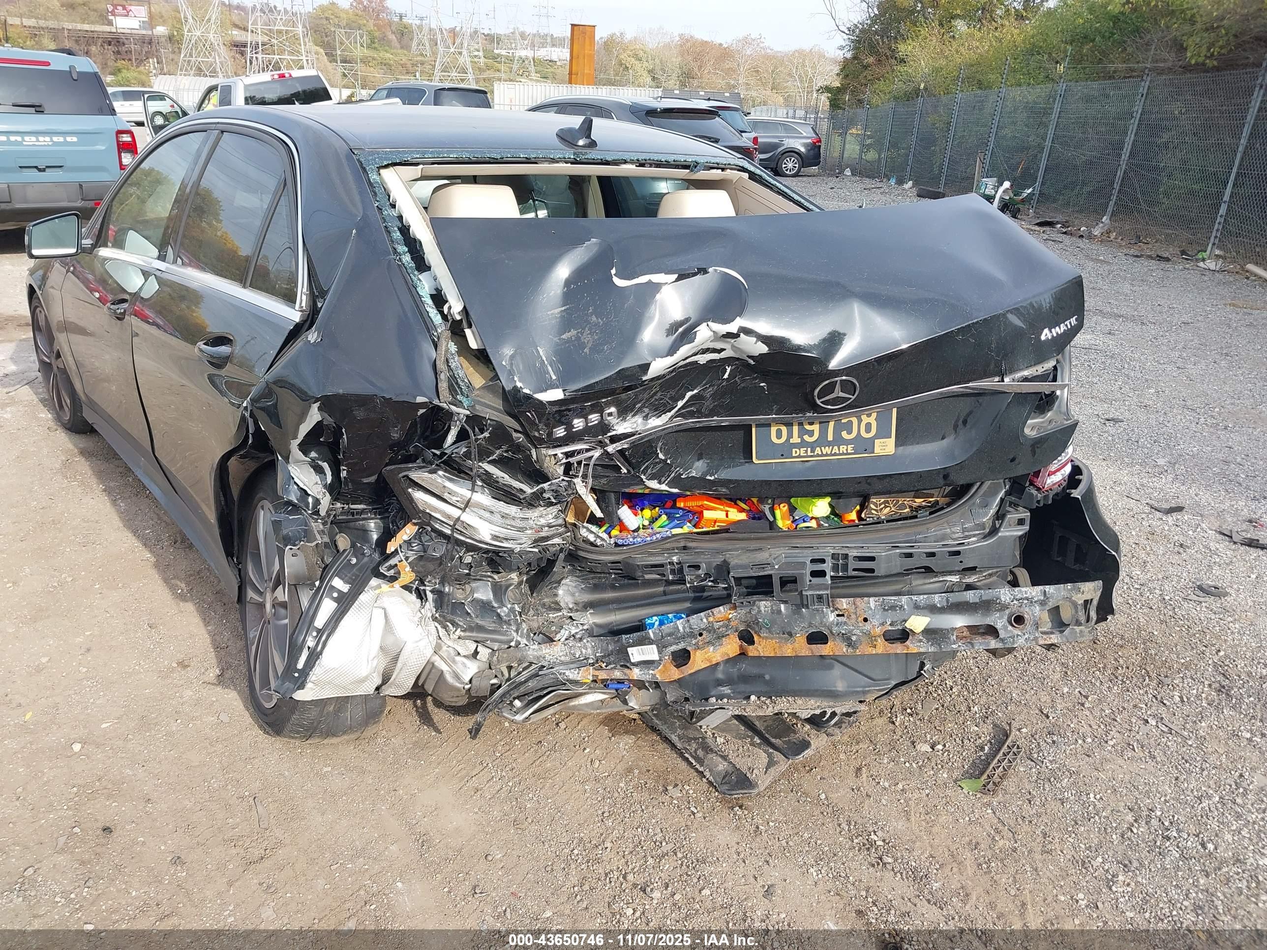 MERCEDES-BENZ E image 6