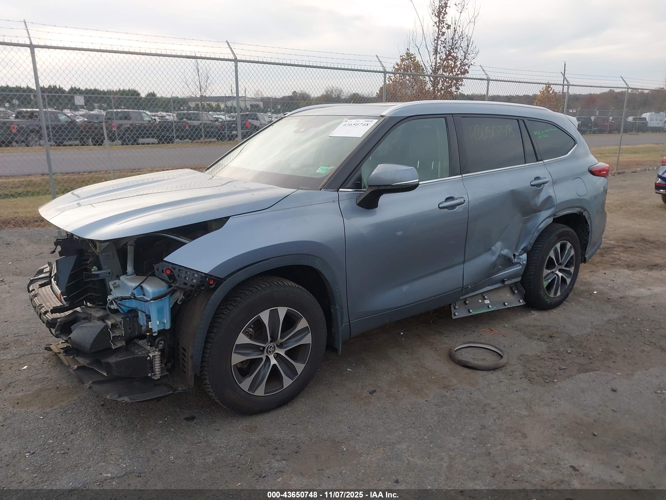 TOYOTA HIGHLANDER image 2