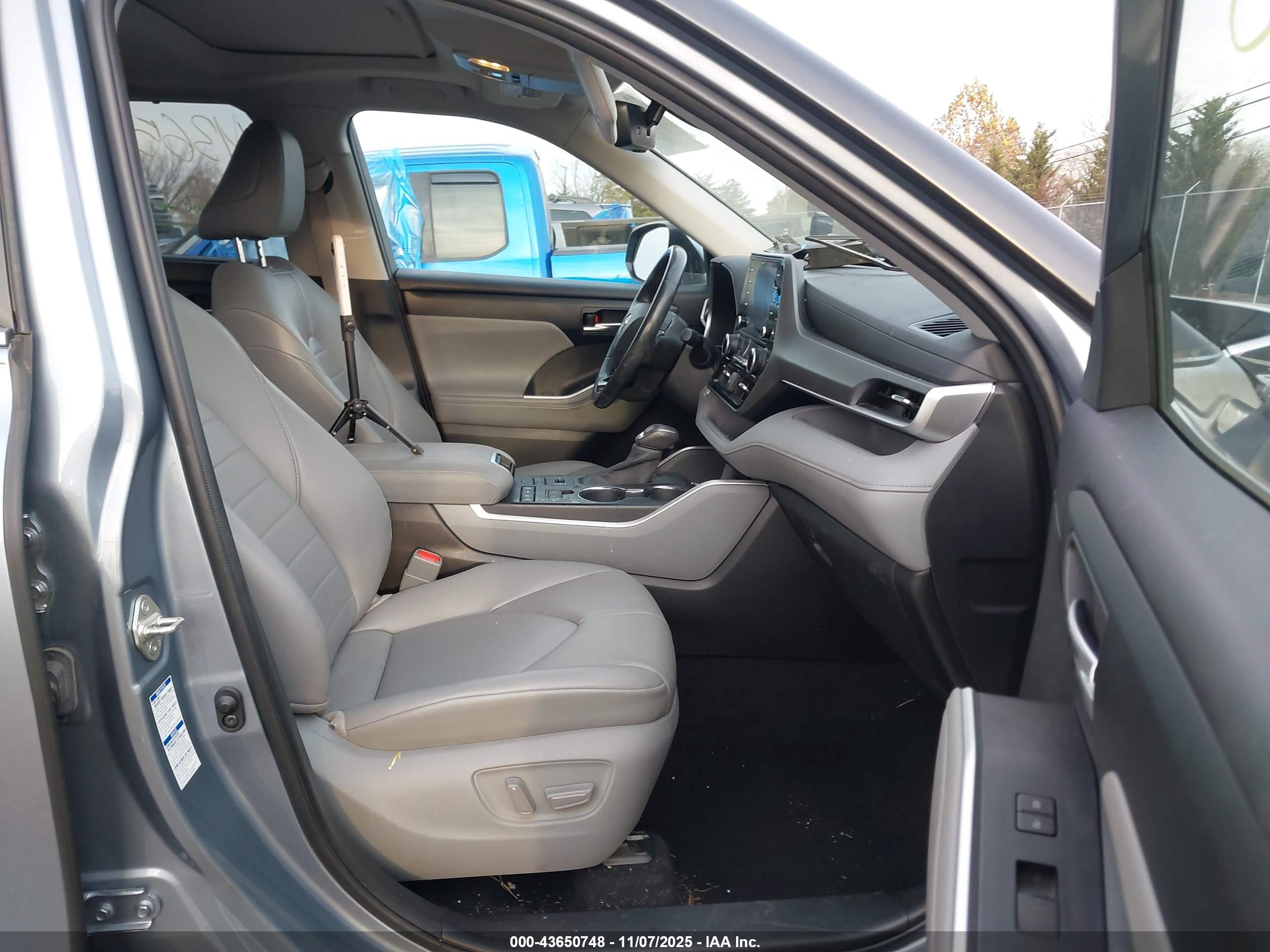 TOYOTA HIGHLANDER image 5