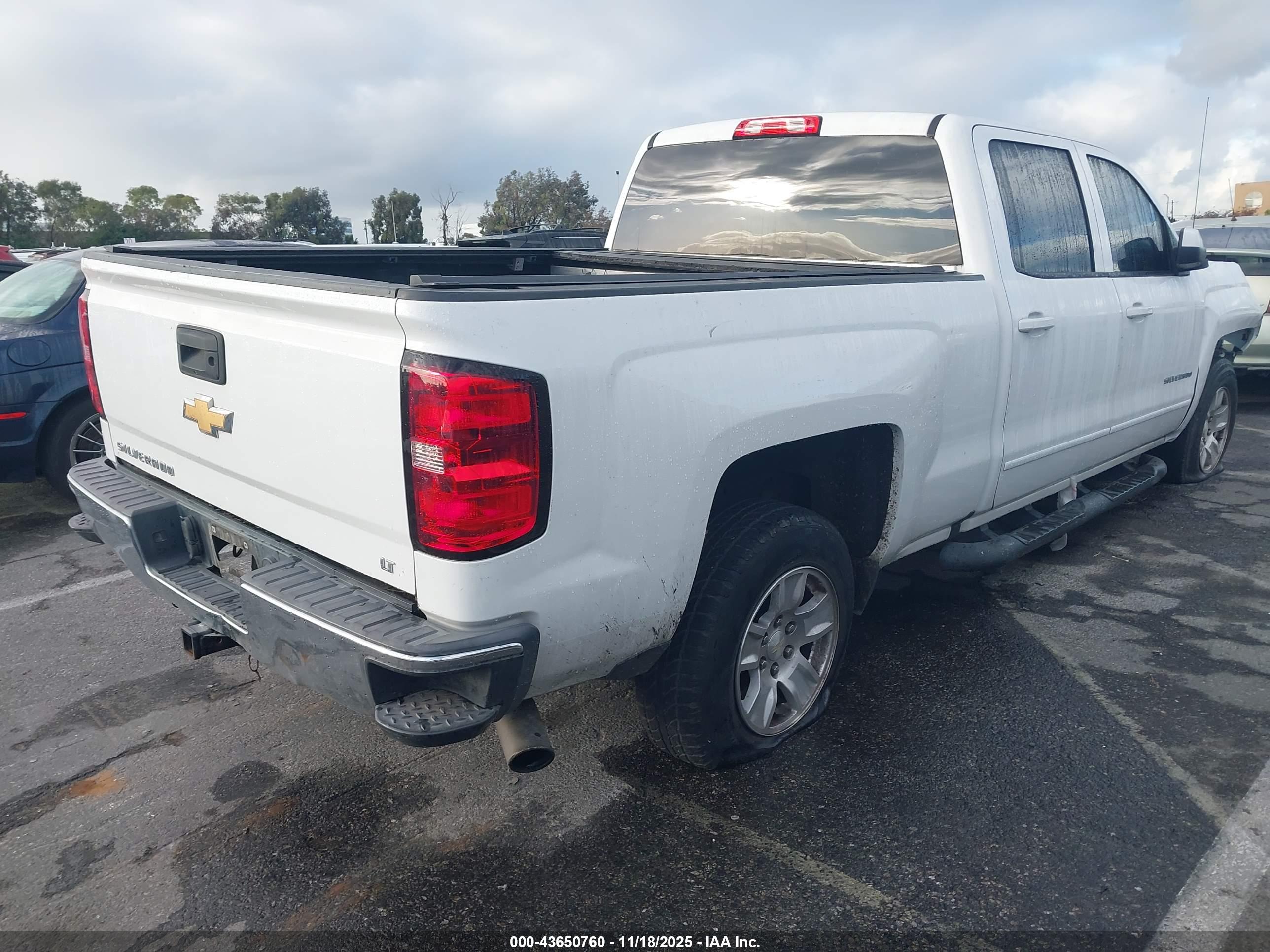 CHEVROLET SILVERADO image 4