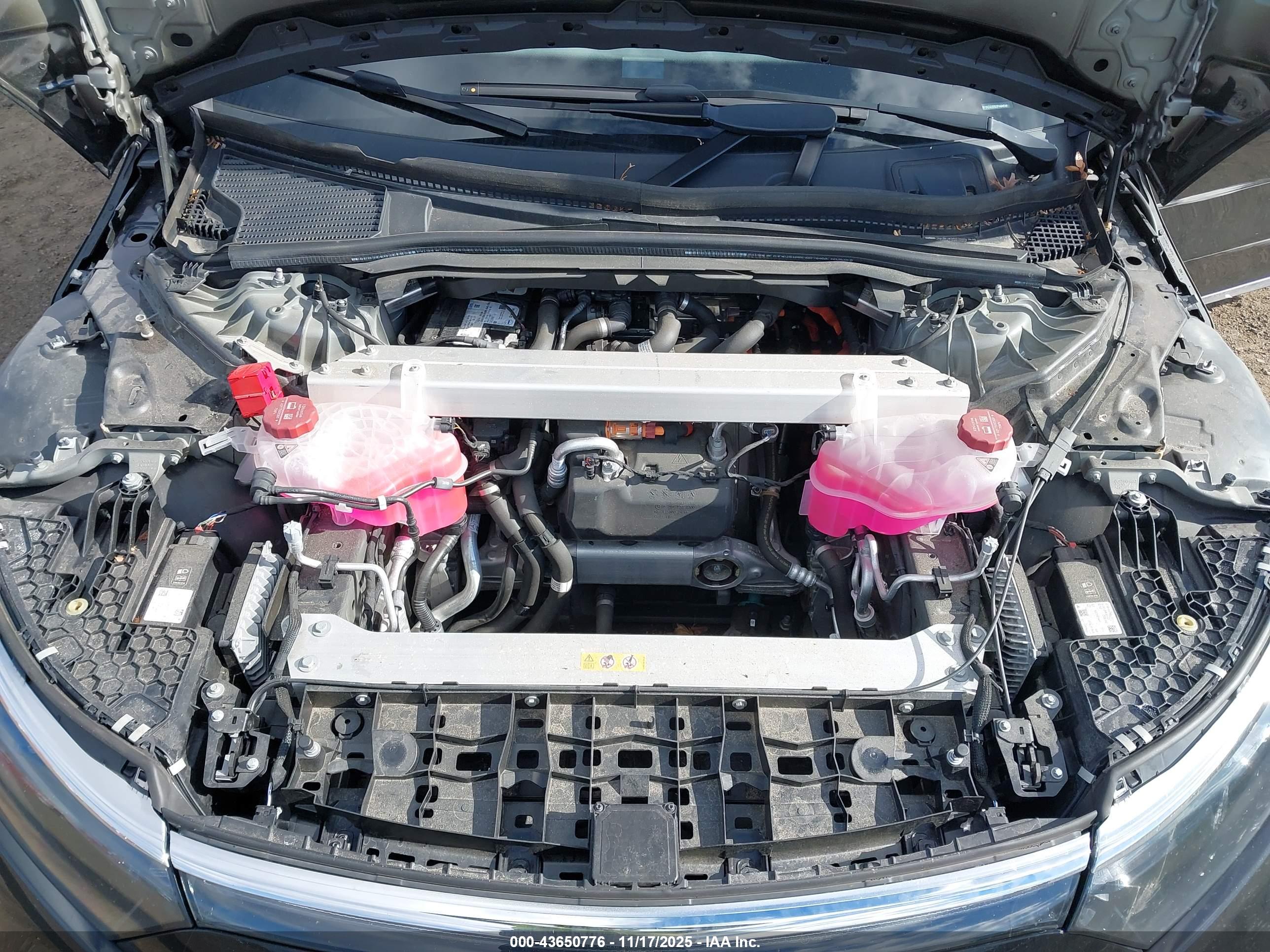 MERCEDES-BENZ EQS image 10