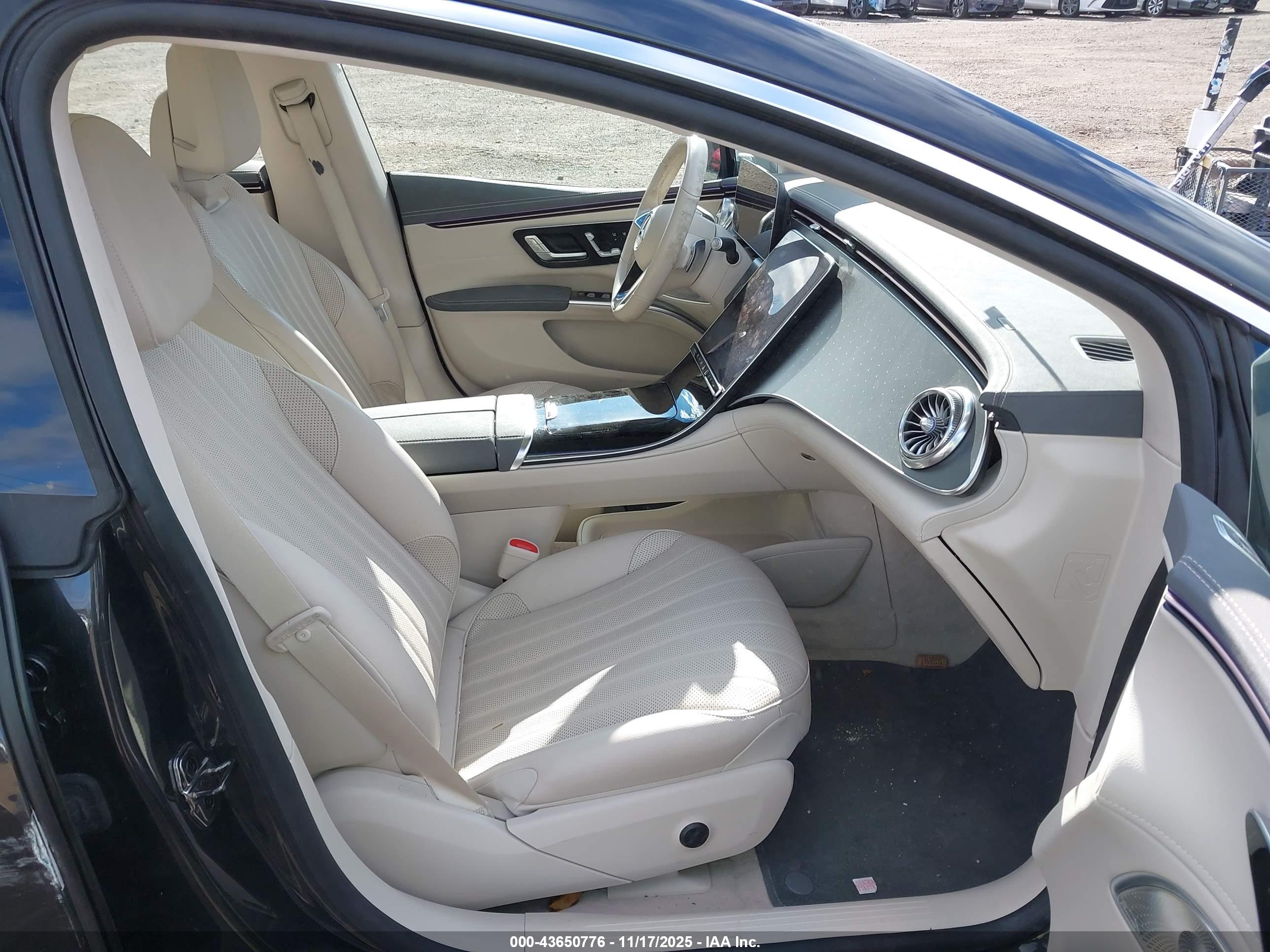 MERCEDES-BENZ EQS image 5