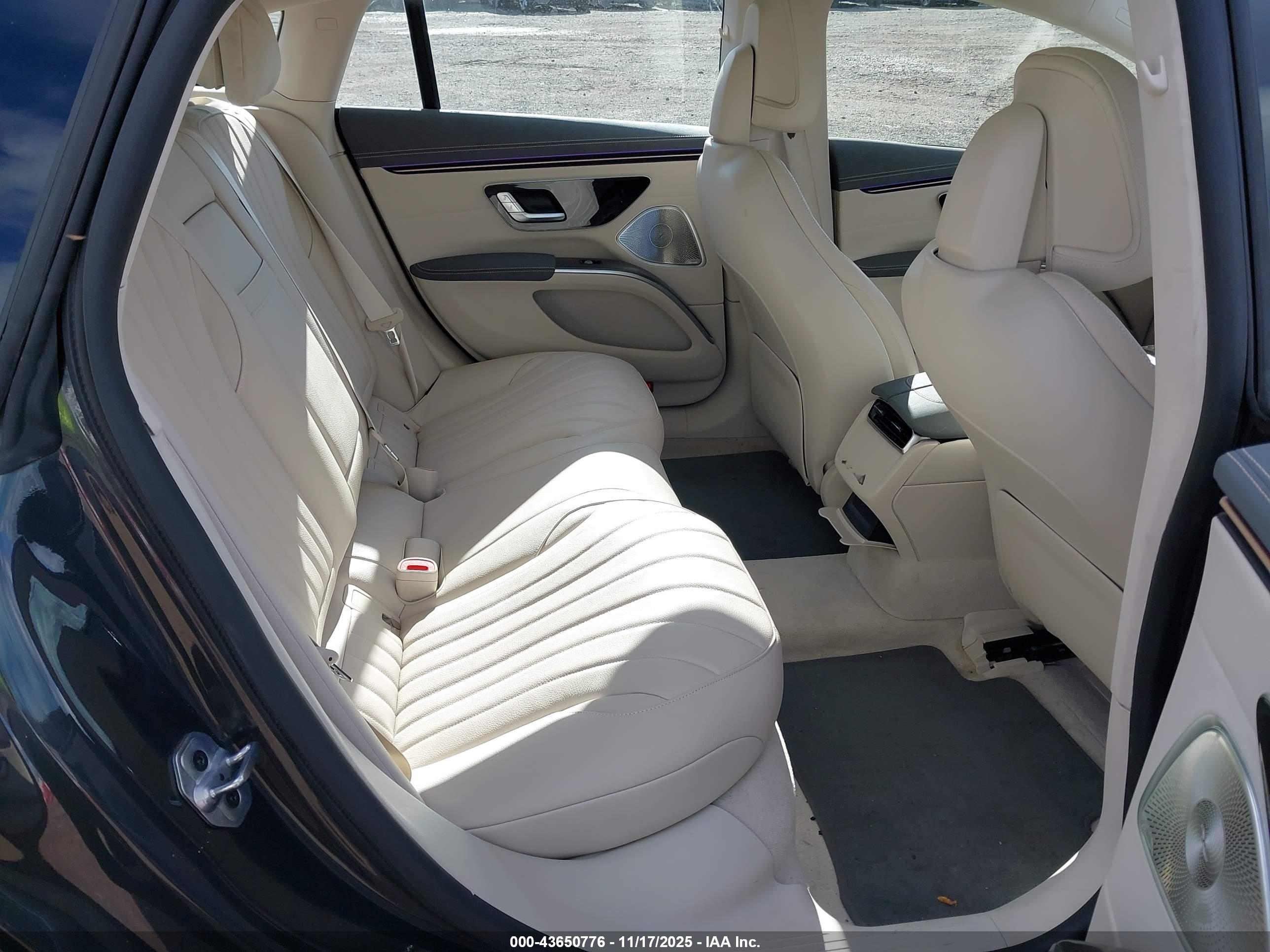 MERCEDES-BENZ EQS image 8