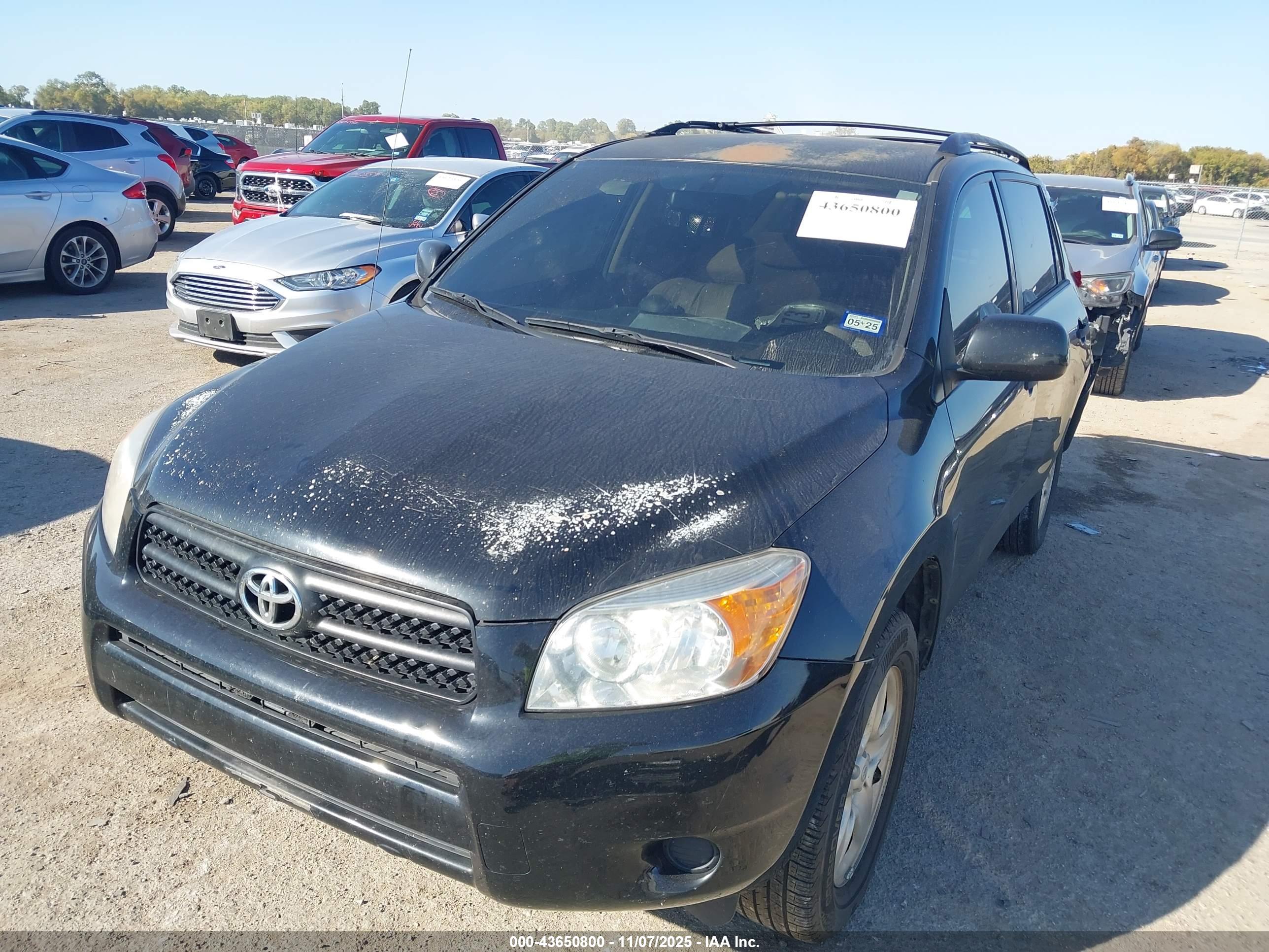 TOYOTA RAV4 image 2