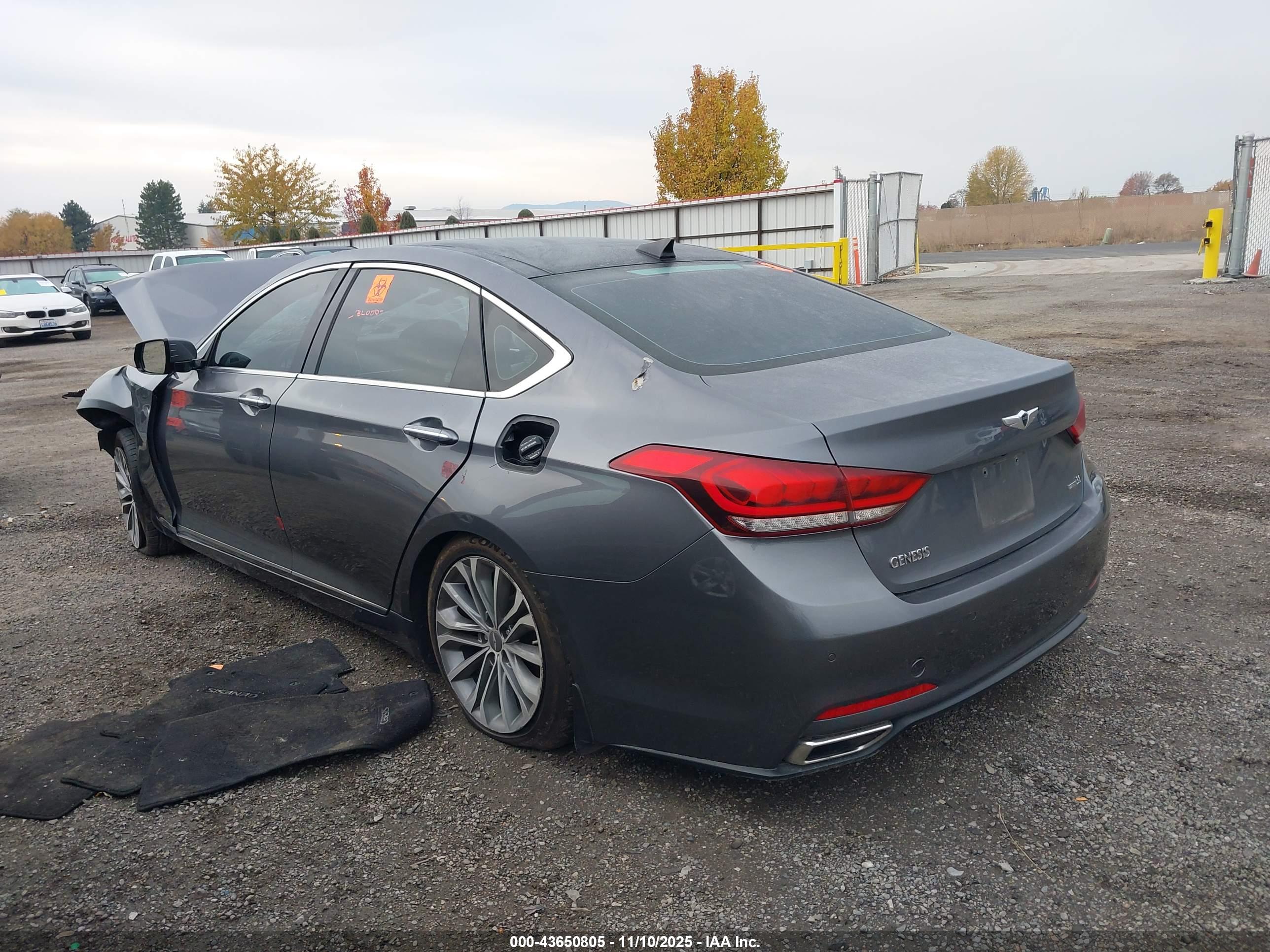 HYUNDAI GENESIS image 3