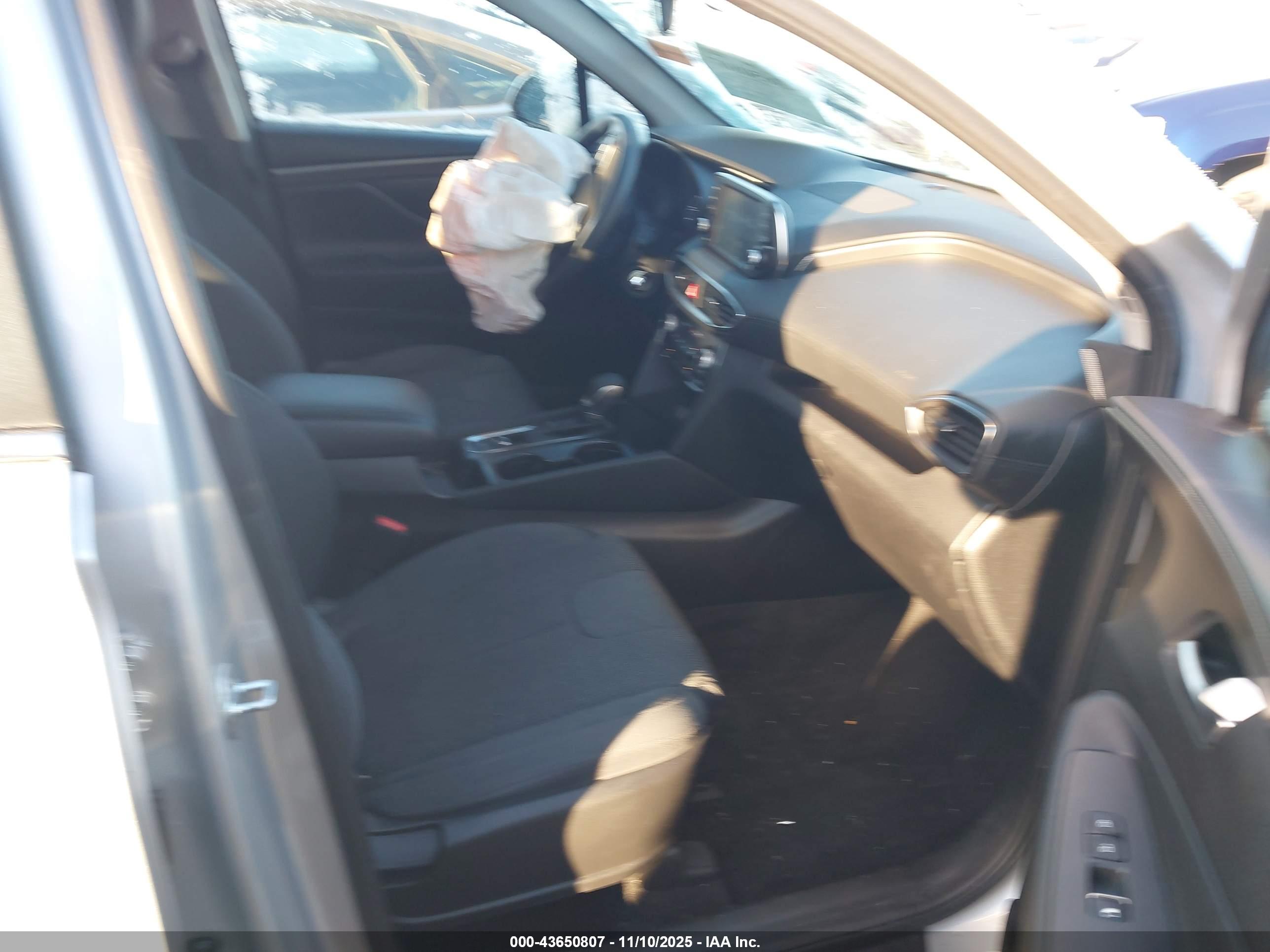 HYUNDAI SANTA image 5