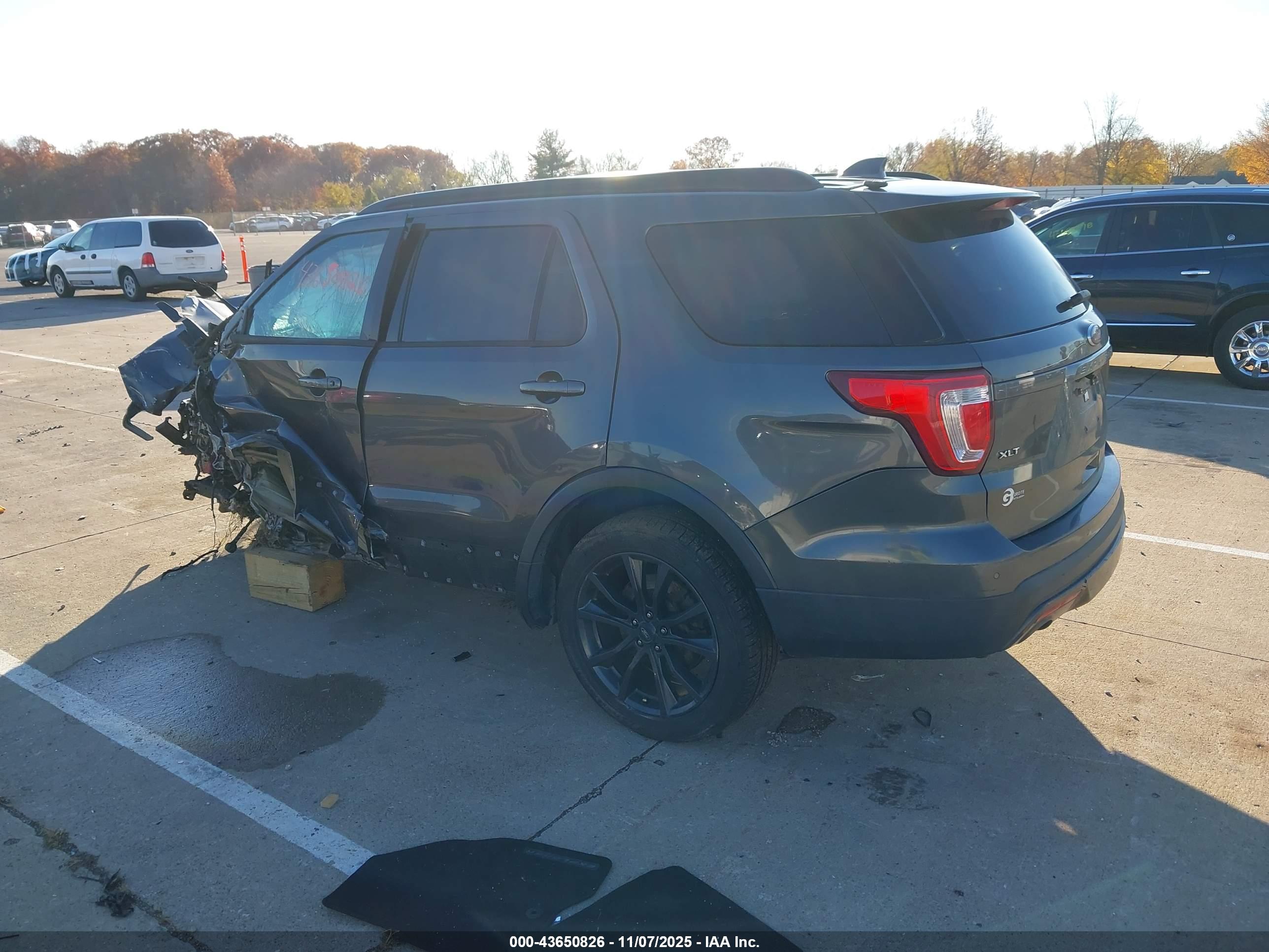 FORD EXPLORER image 3