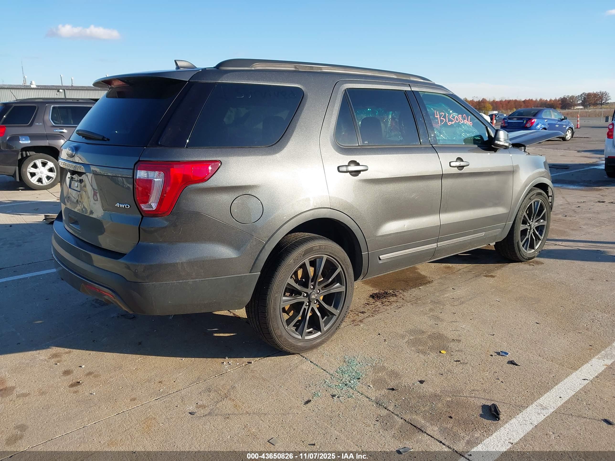 FORD EXPLORER image 4
