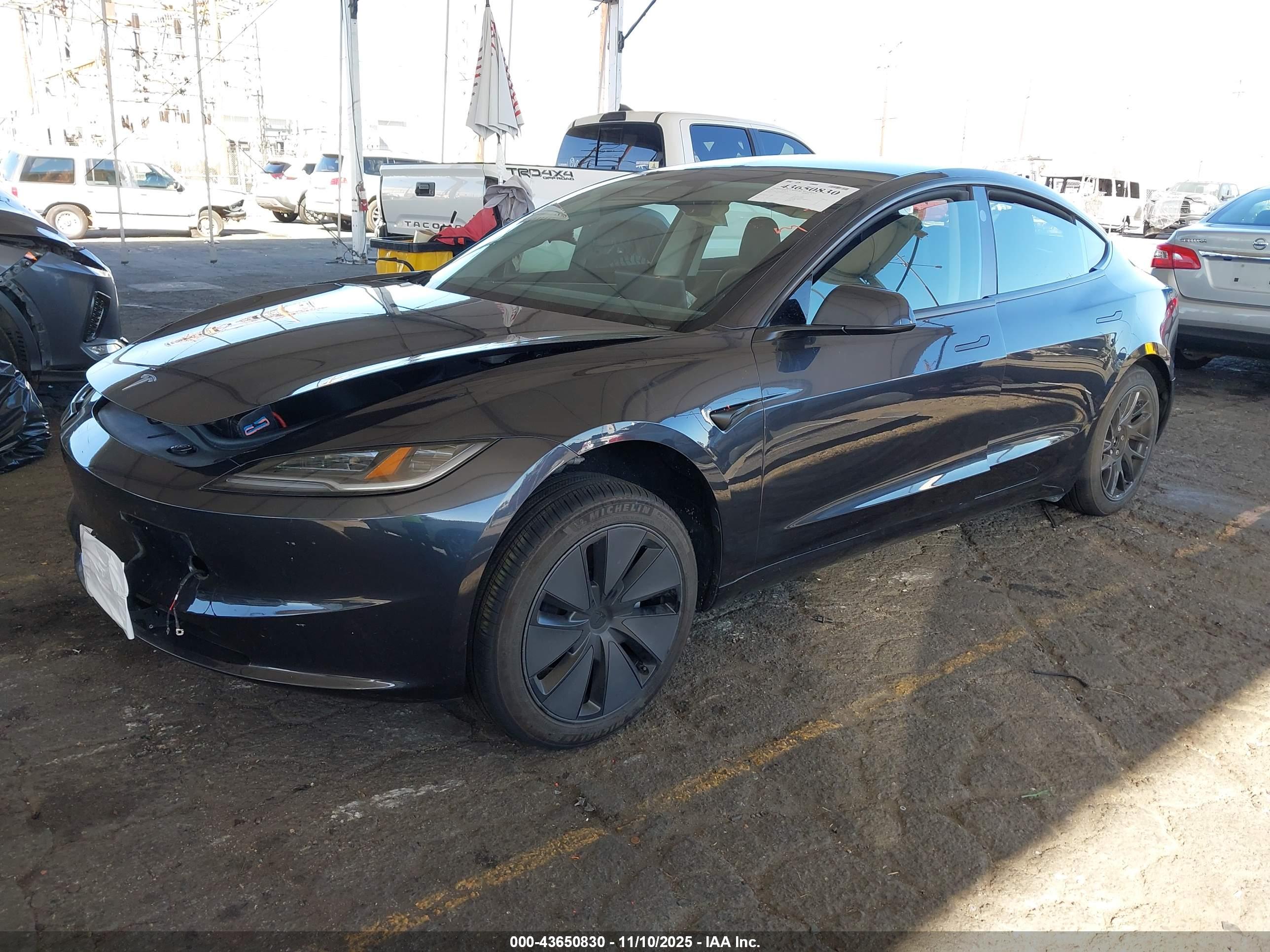 TESLA MODEL image 2