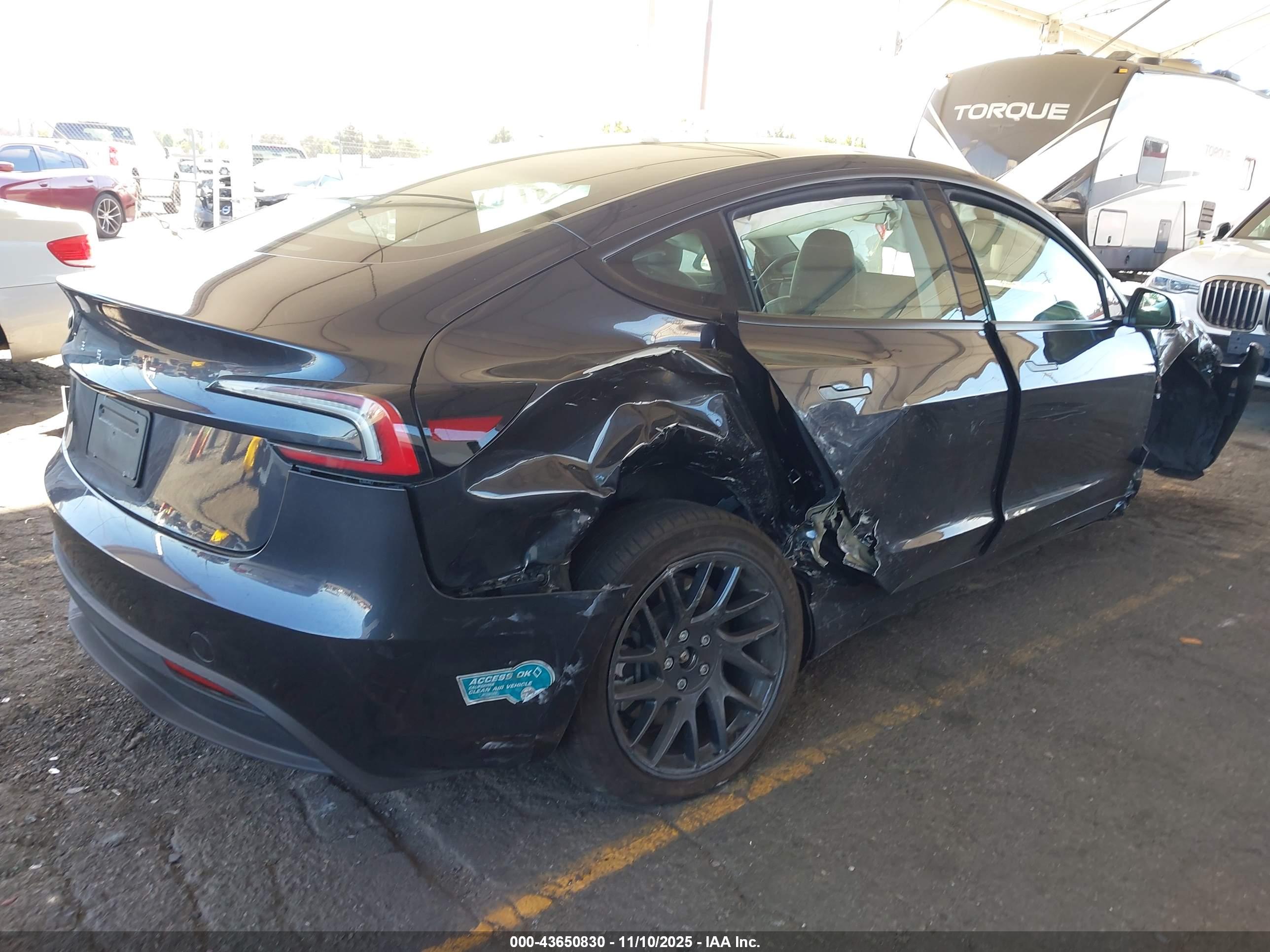 TESLA MODEL image 4