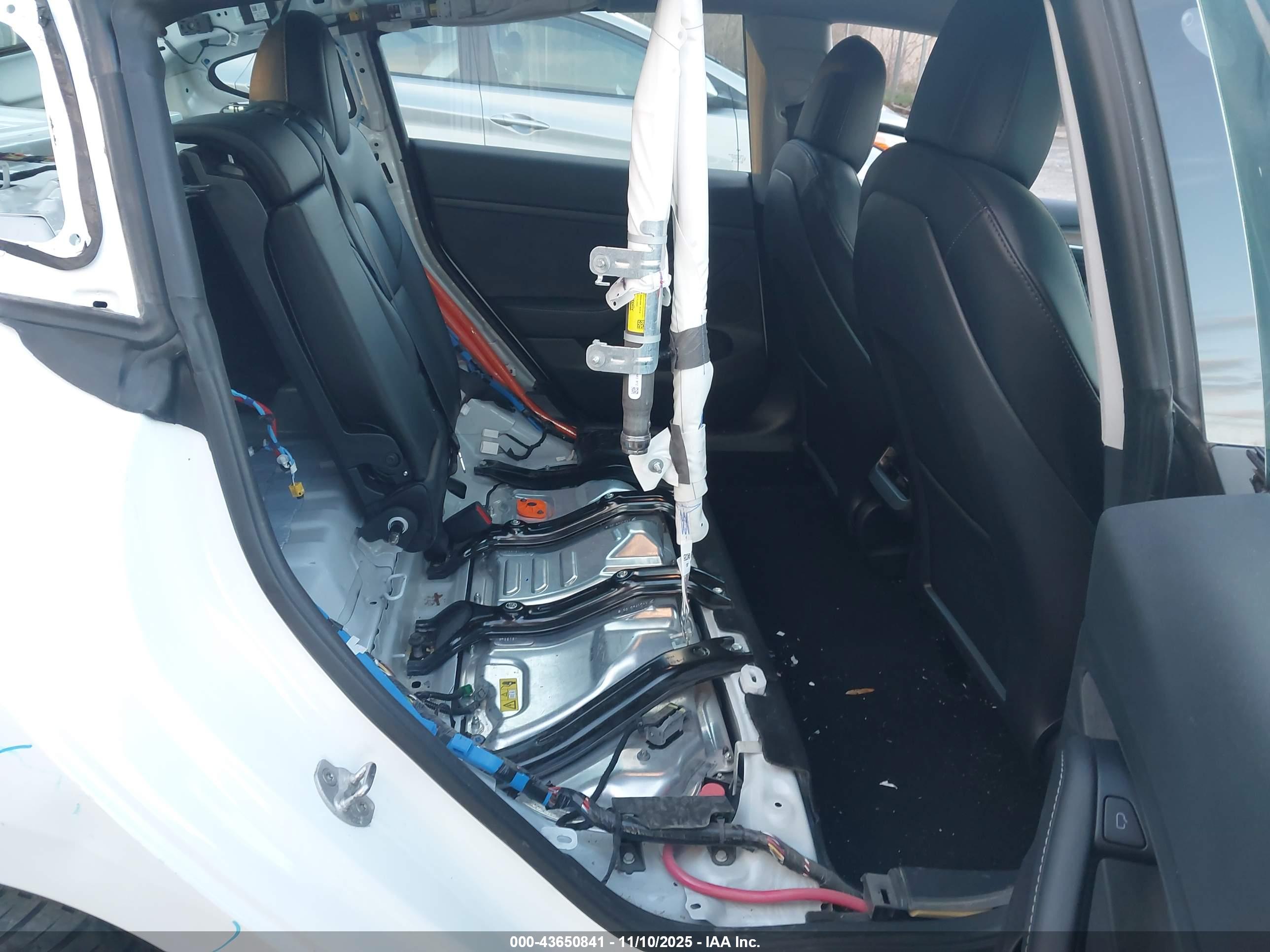 TESLA MODEL image 8