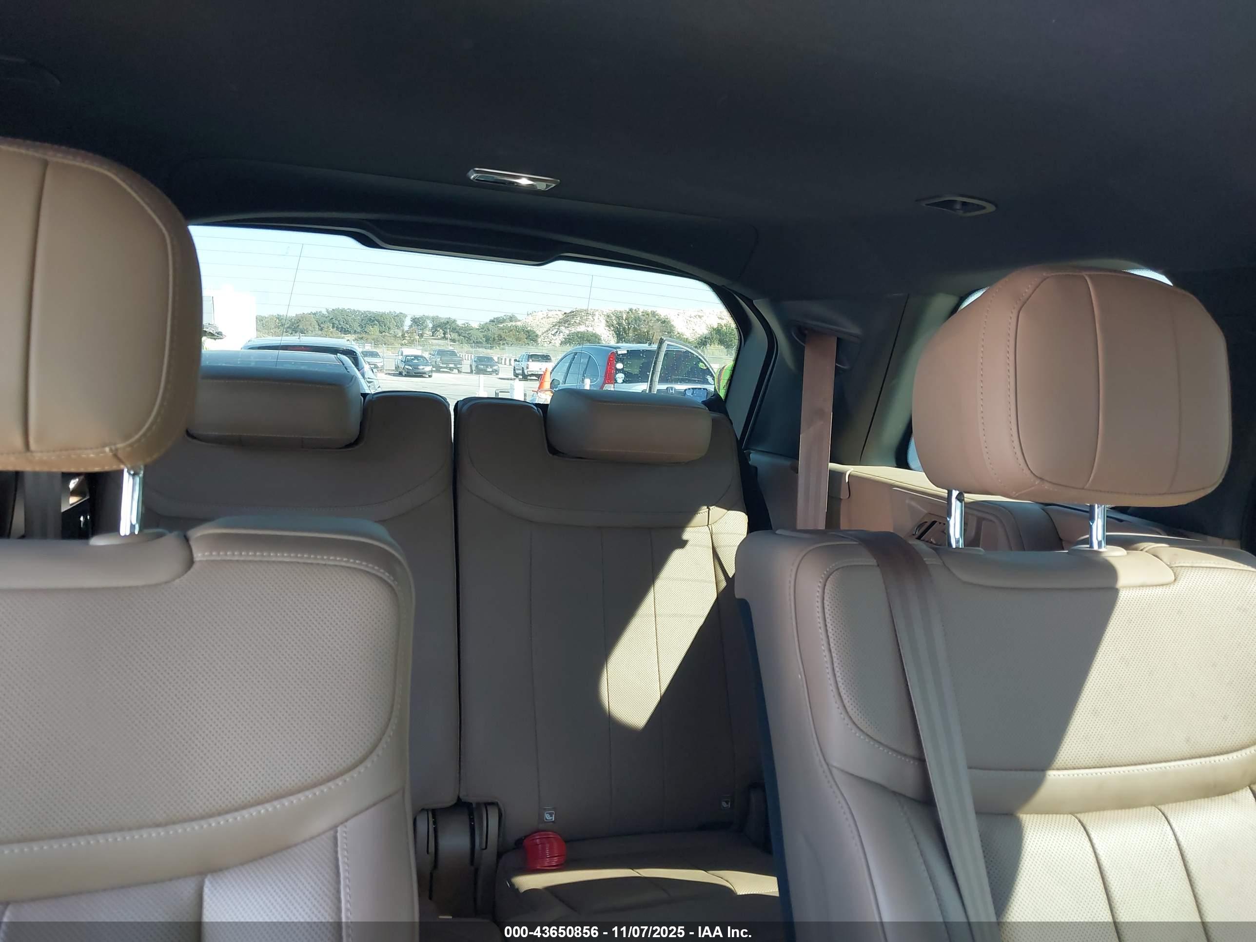 LAND ROVER image 8