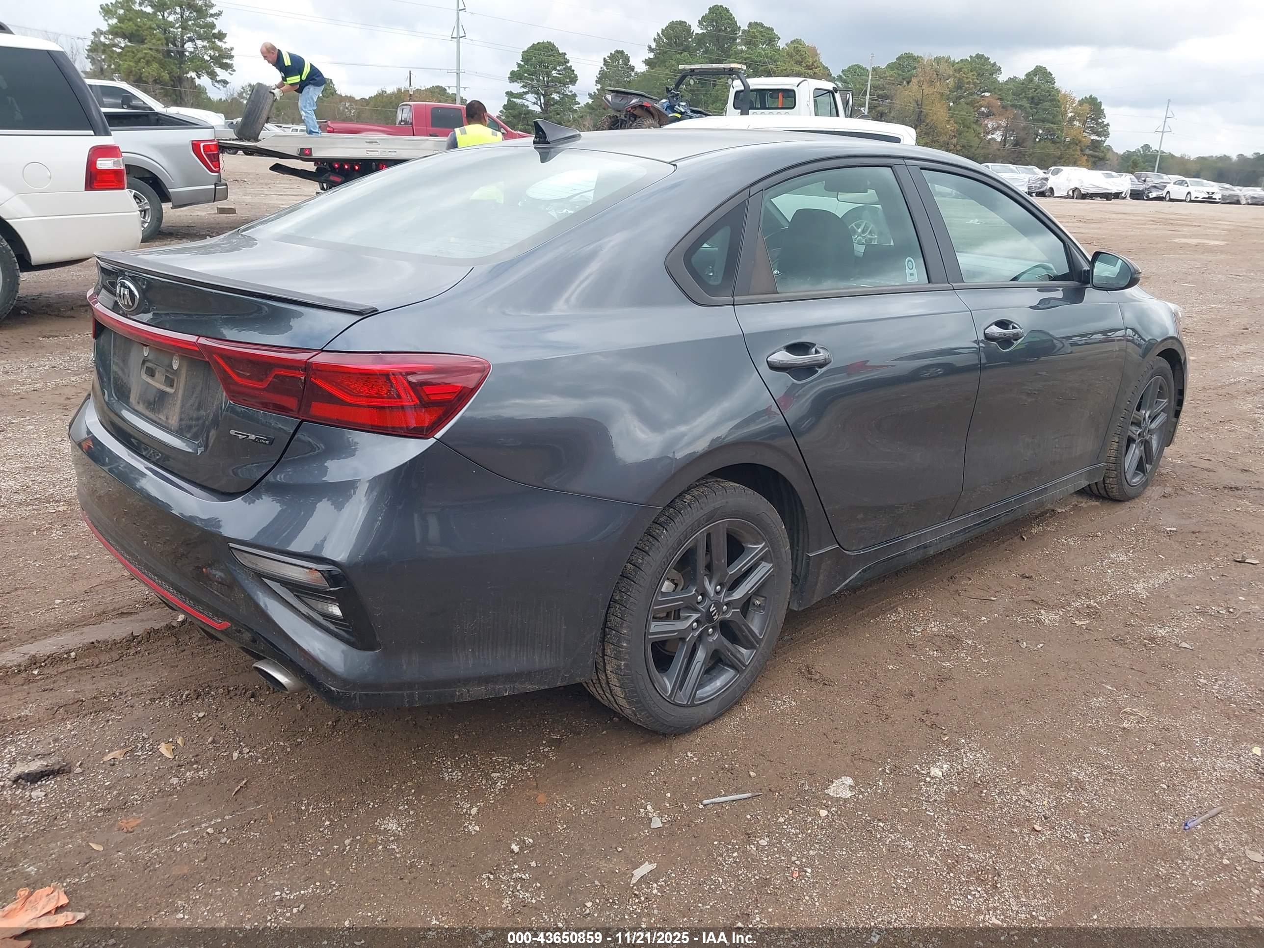 KIA FORTE image 4