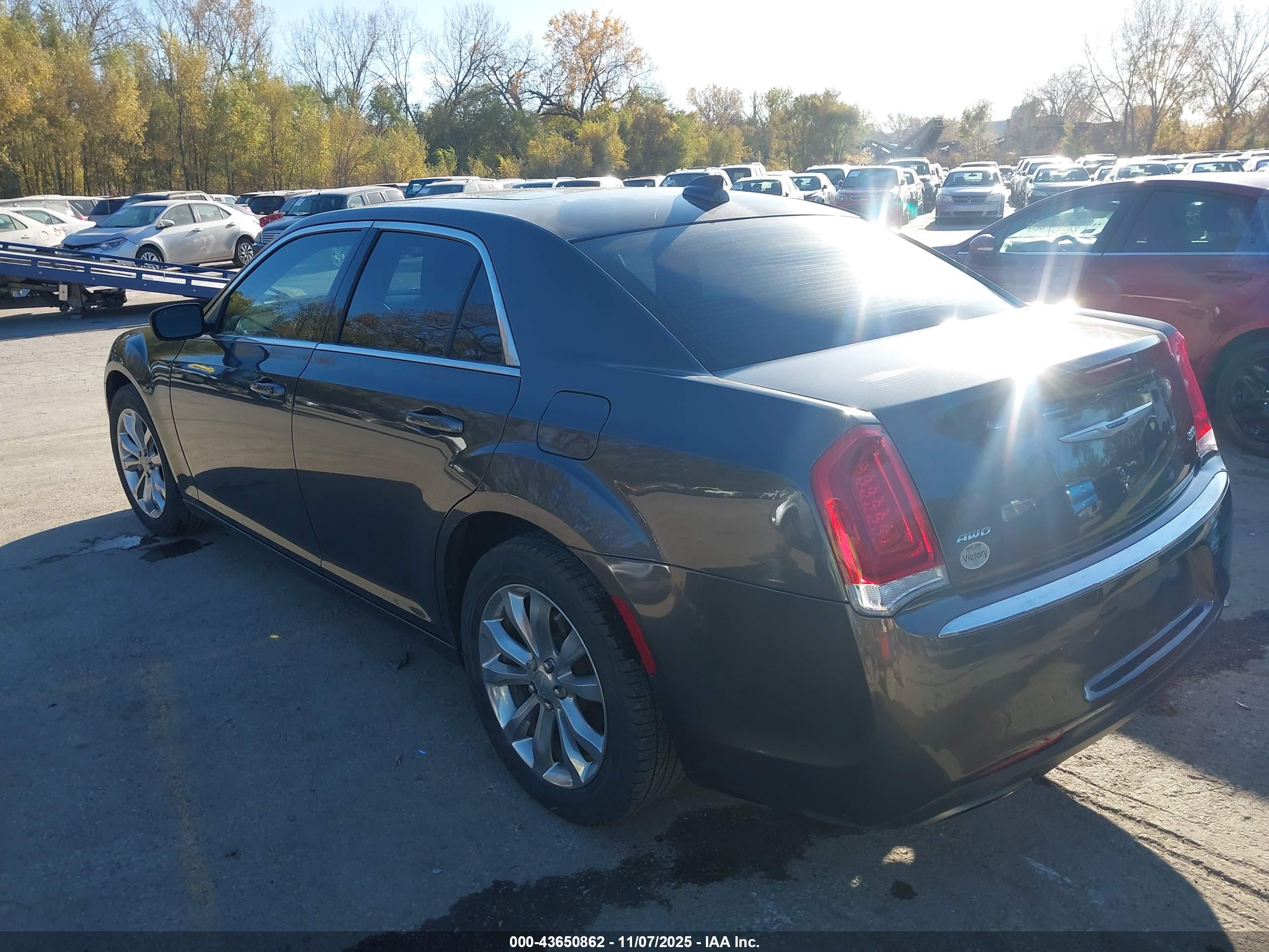 CHRYSLER 300 image 3