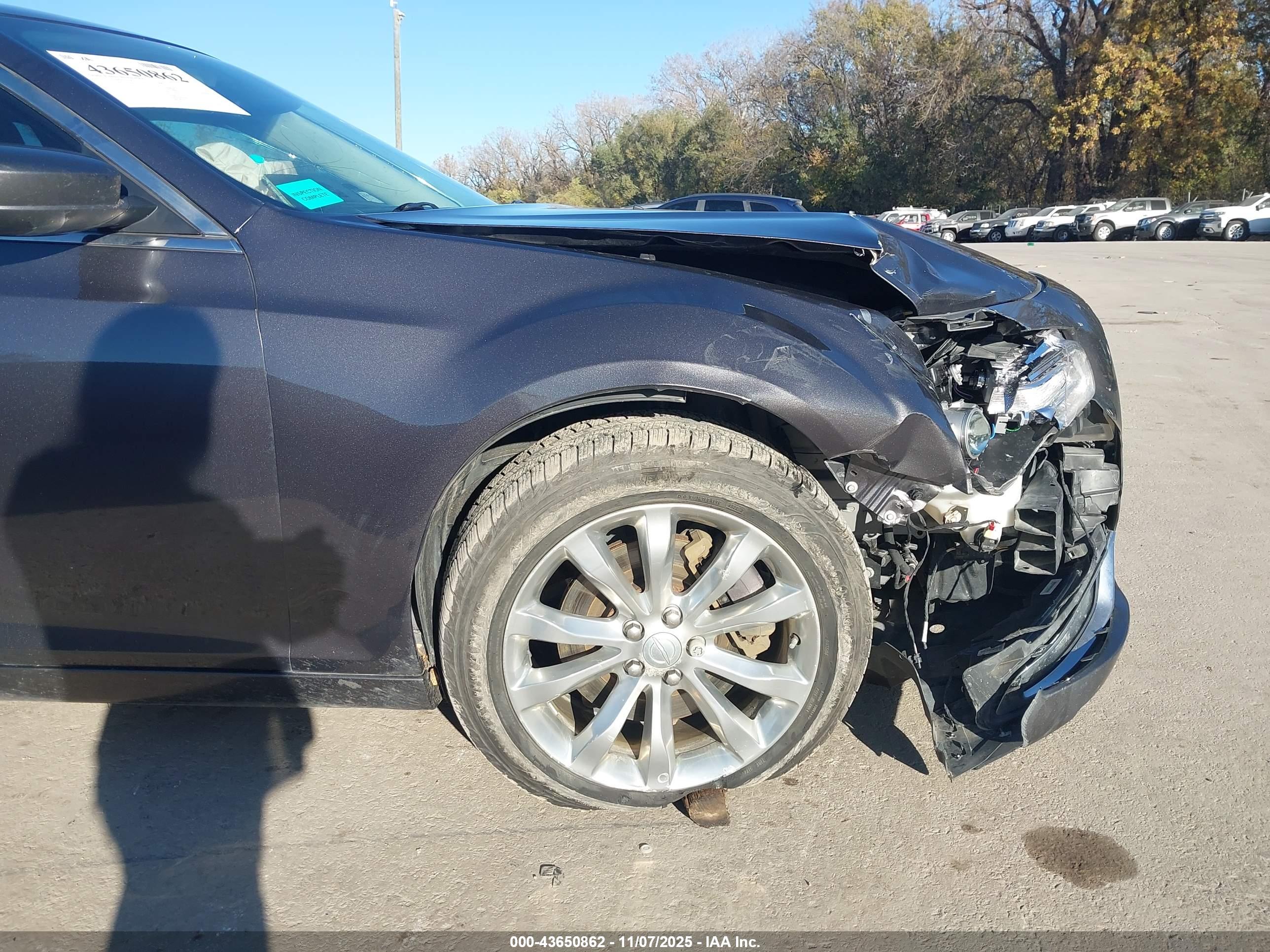 CHRYSLER 300 image 6