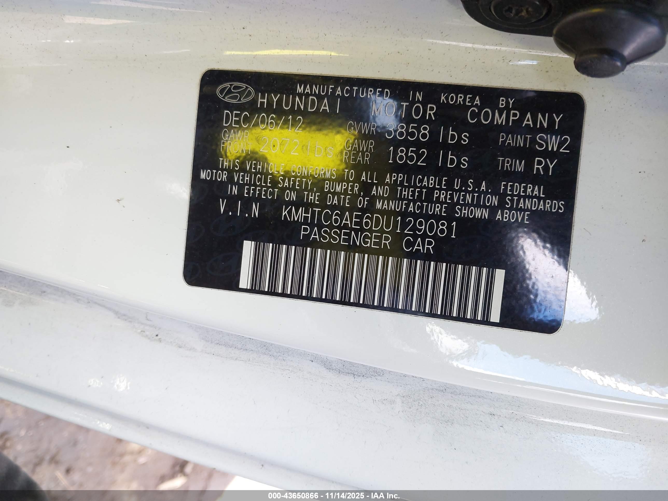 HYUNDAI VELOSTER image 9