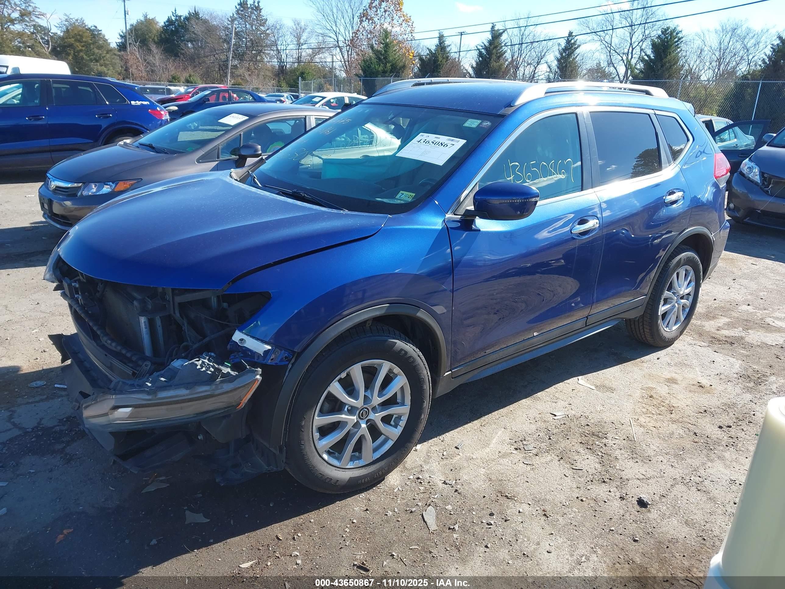 NISSAN ROGUE image 2