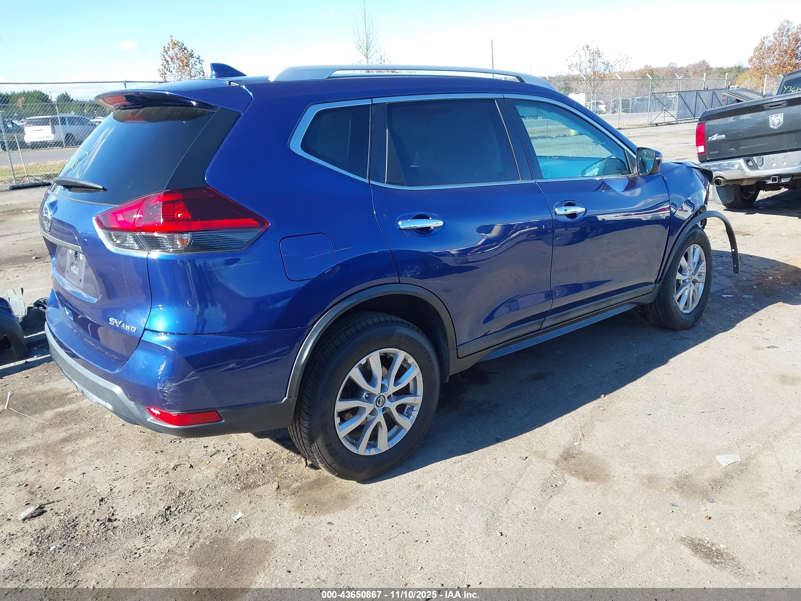 NISSAN ROGUE image 4