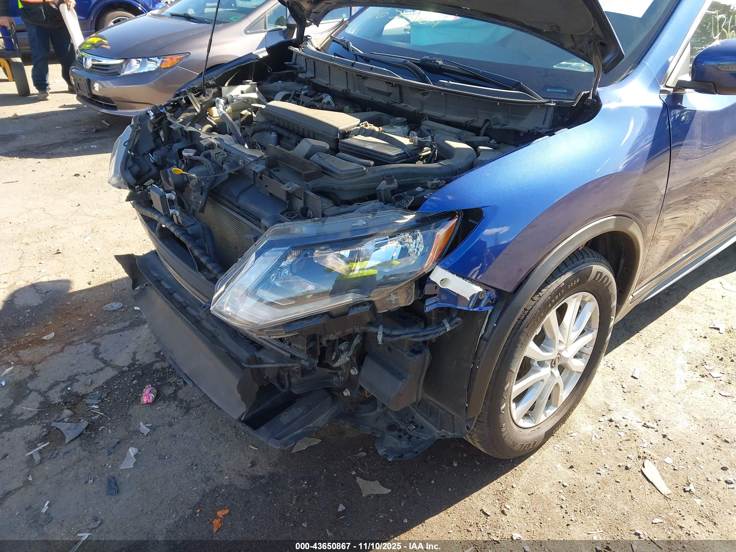 NISSAN ROGUE image 6