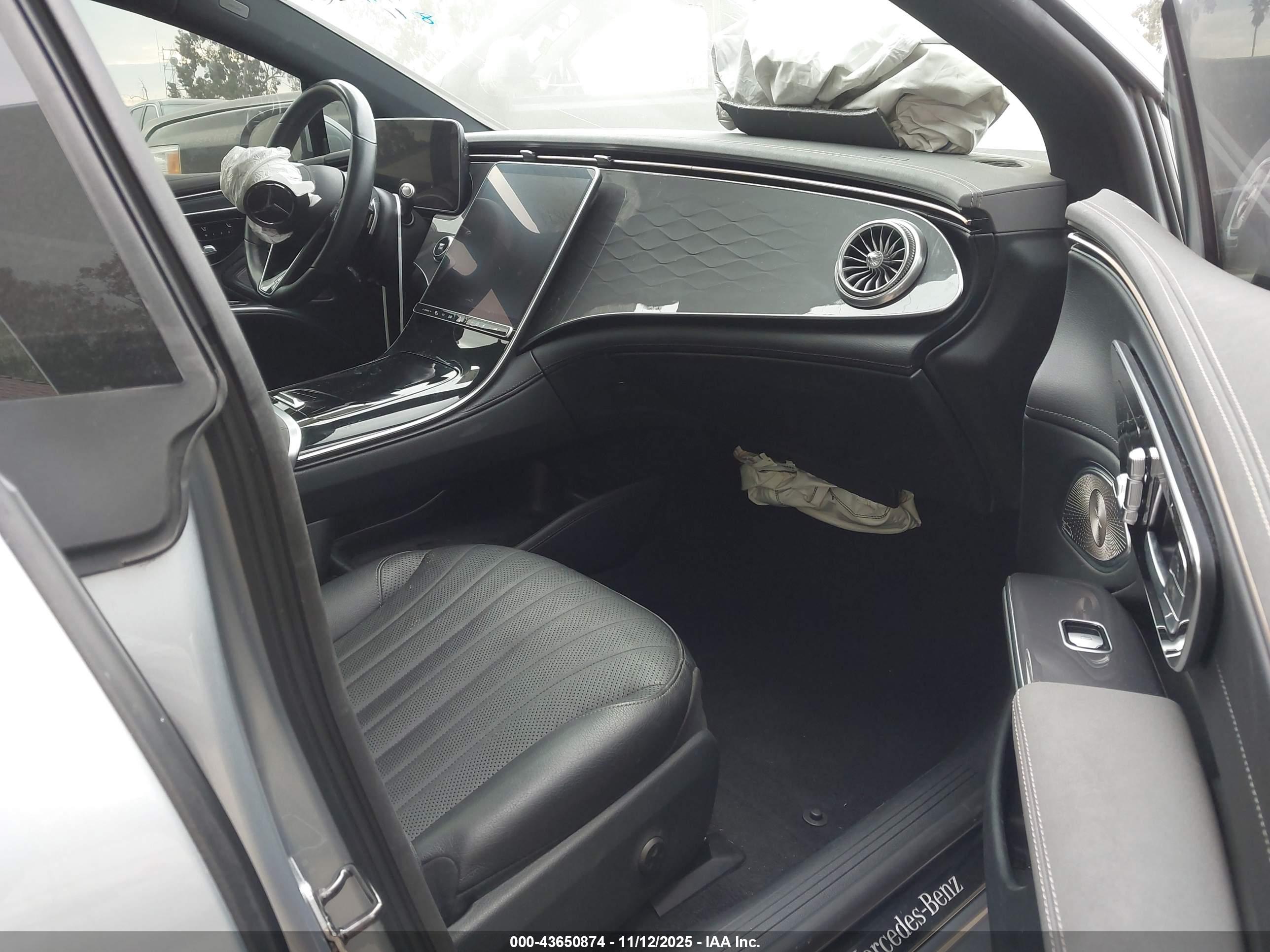 MERCEDES-BENZ EQS image 5