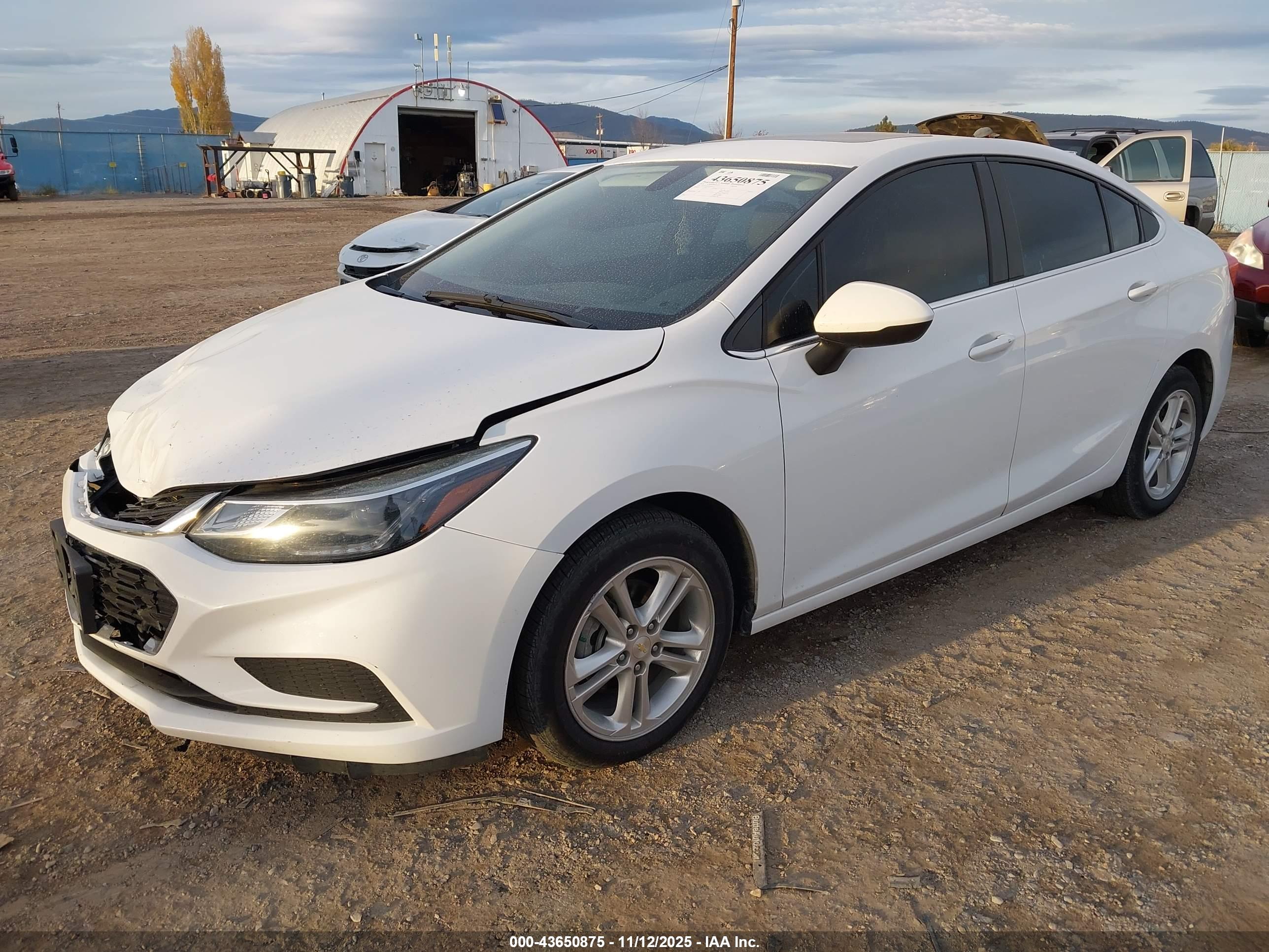 CHEVROLET CRUZE image 2