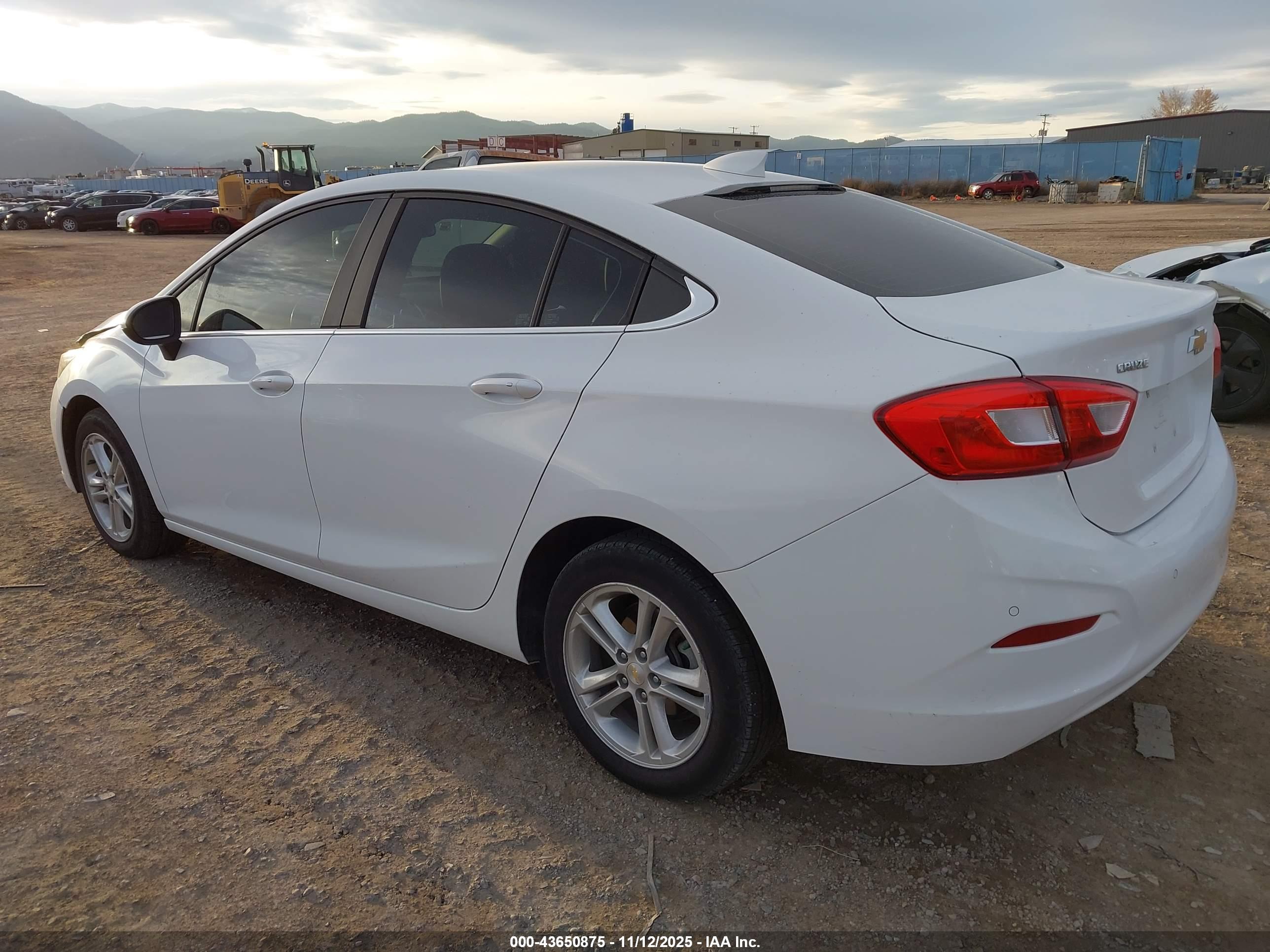 CHEVROLET CRUZE image 3