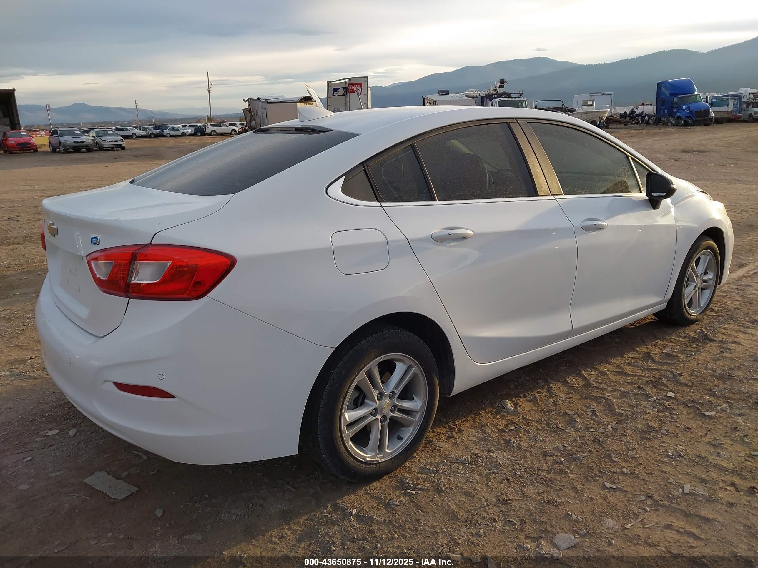 CHEVROLET CRUZE image 4