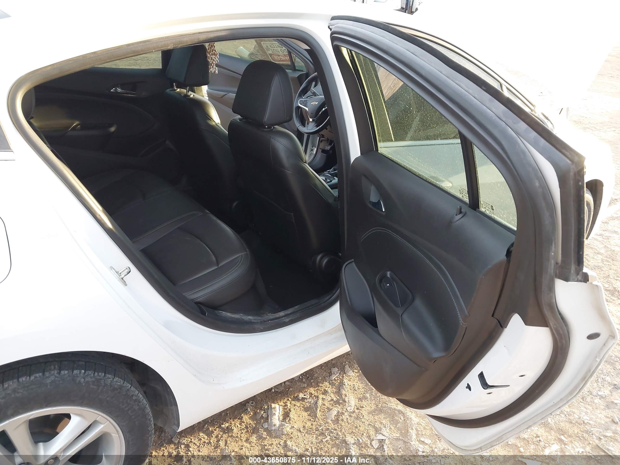 CHEVROLET CRUZE image 8