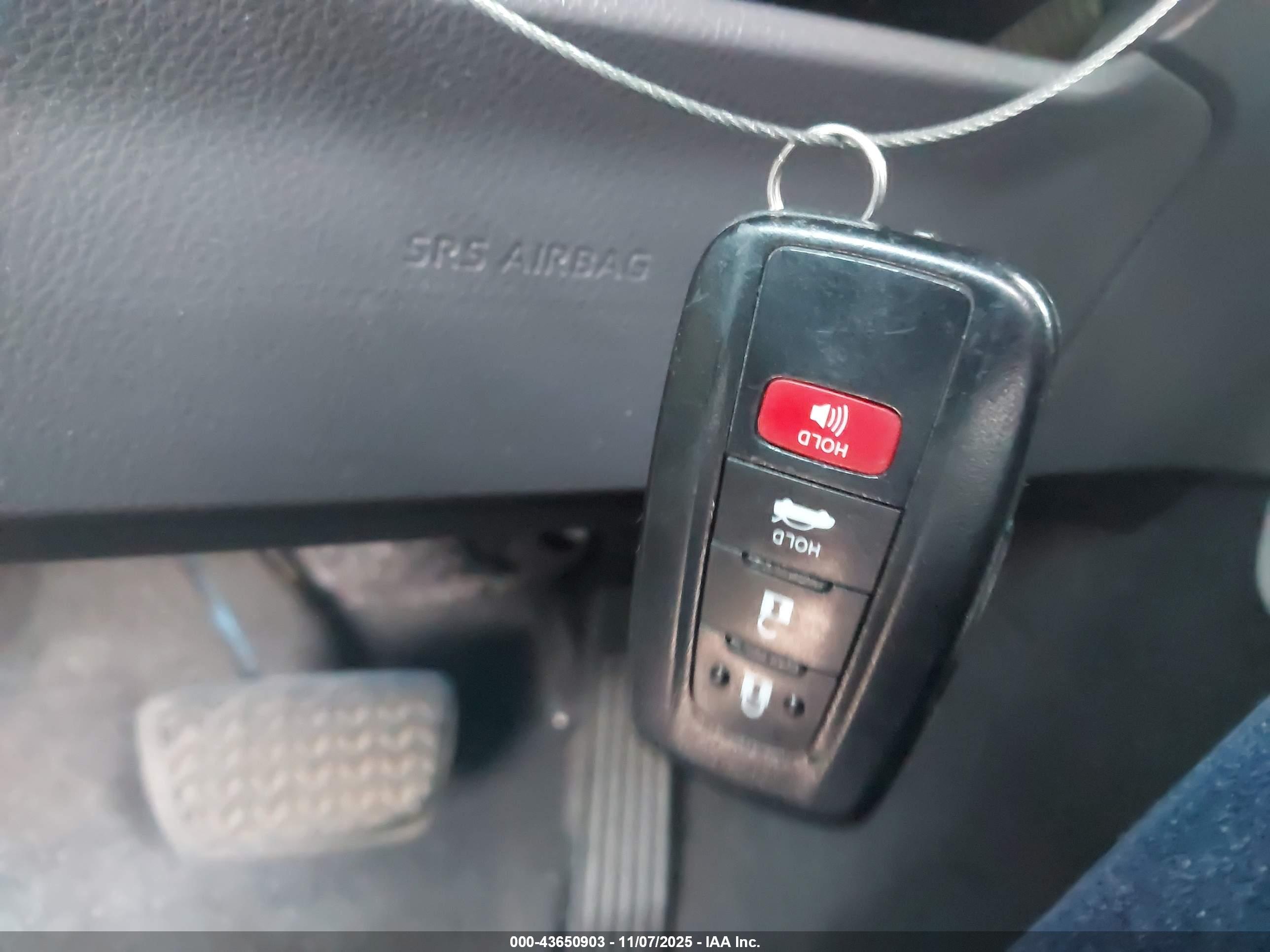 TOYOTA CAMRY image 11