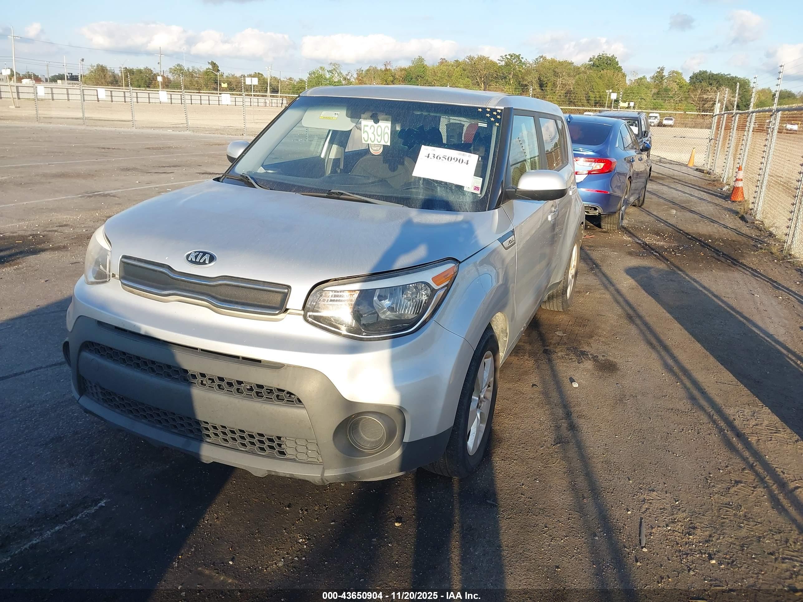 KIA SOUL image 2