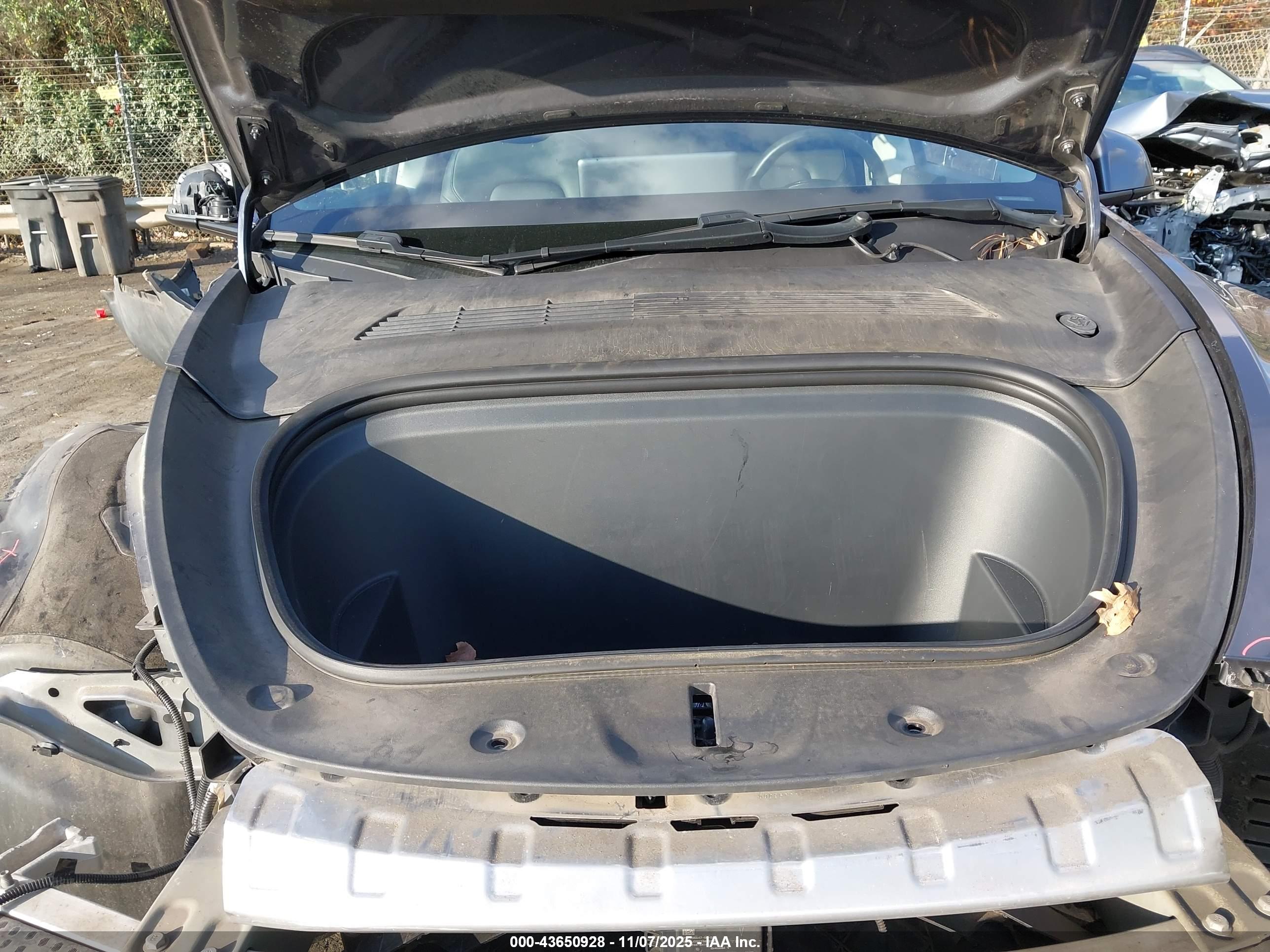 TESLA MODEL image 10