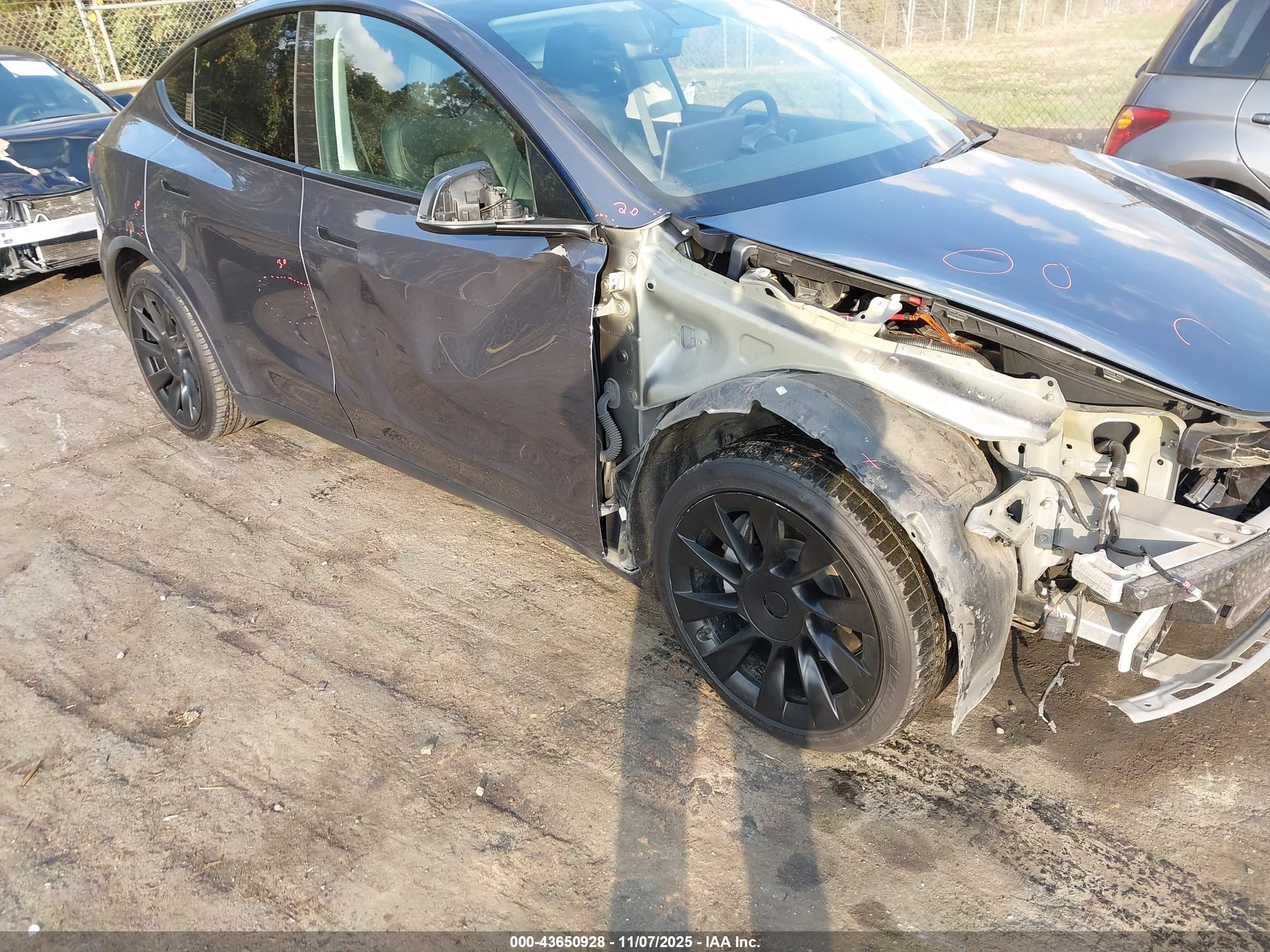 TESLA MODEL image 6