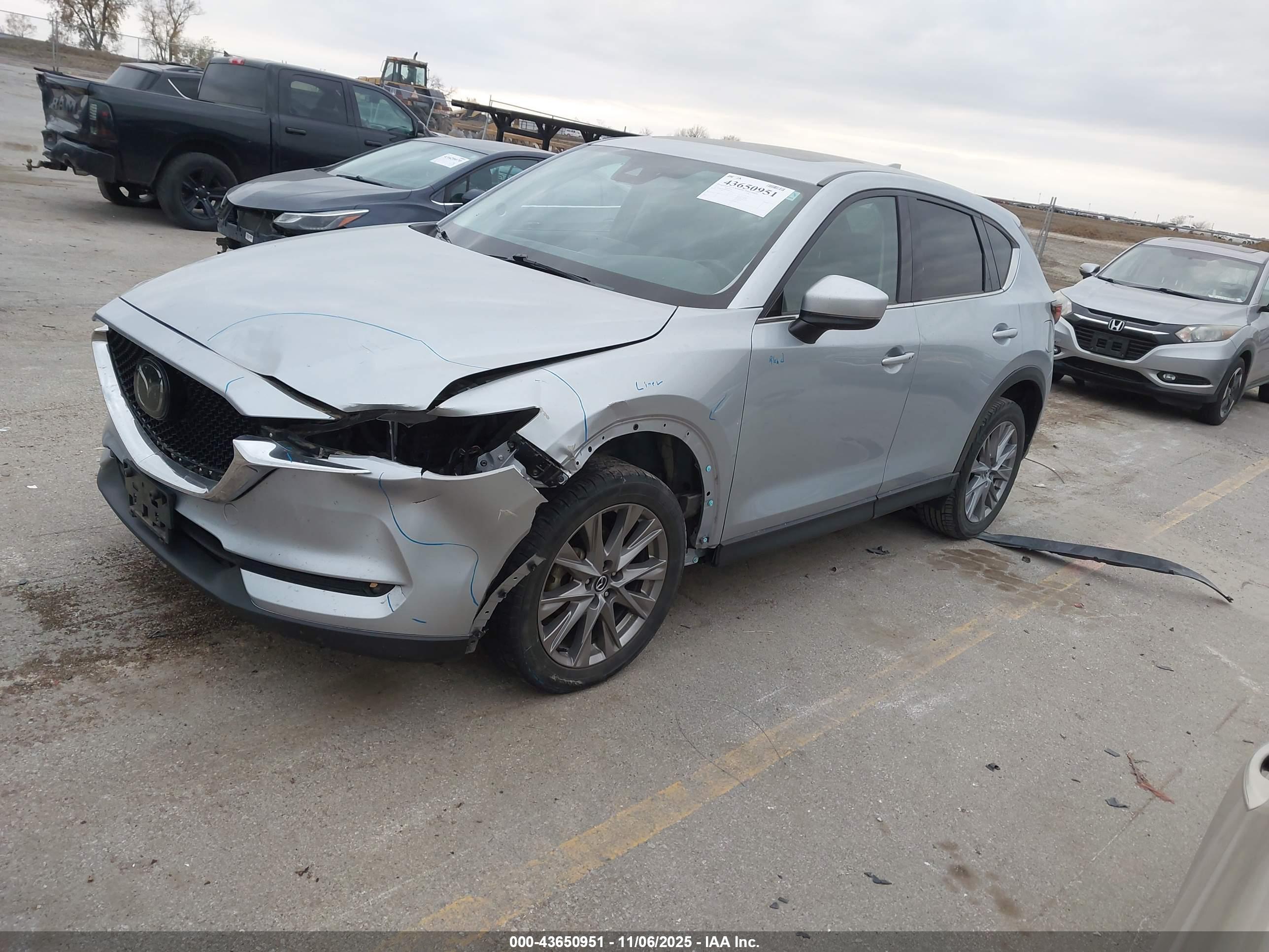 MAZDA CX-5 image 2