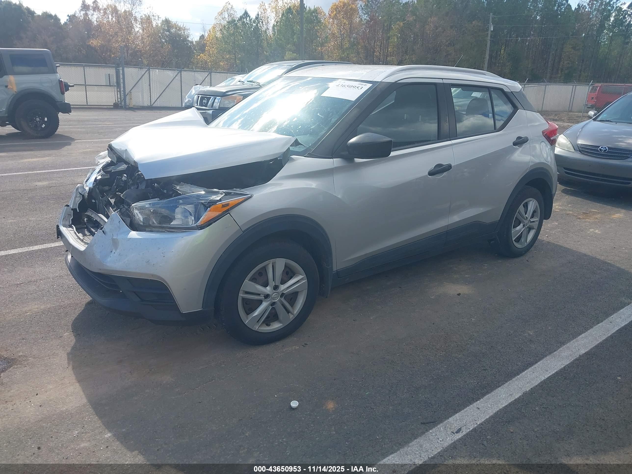 NISSAN KICKS image 2