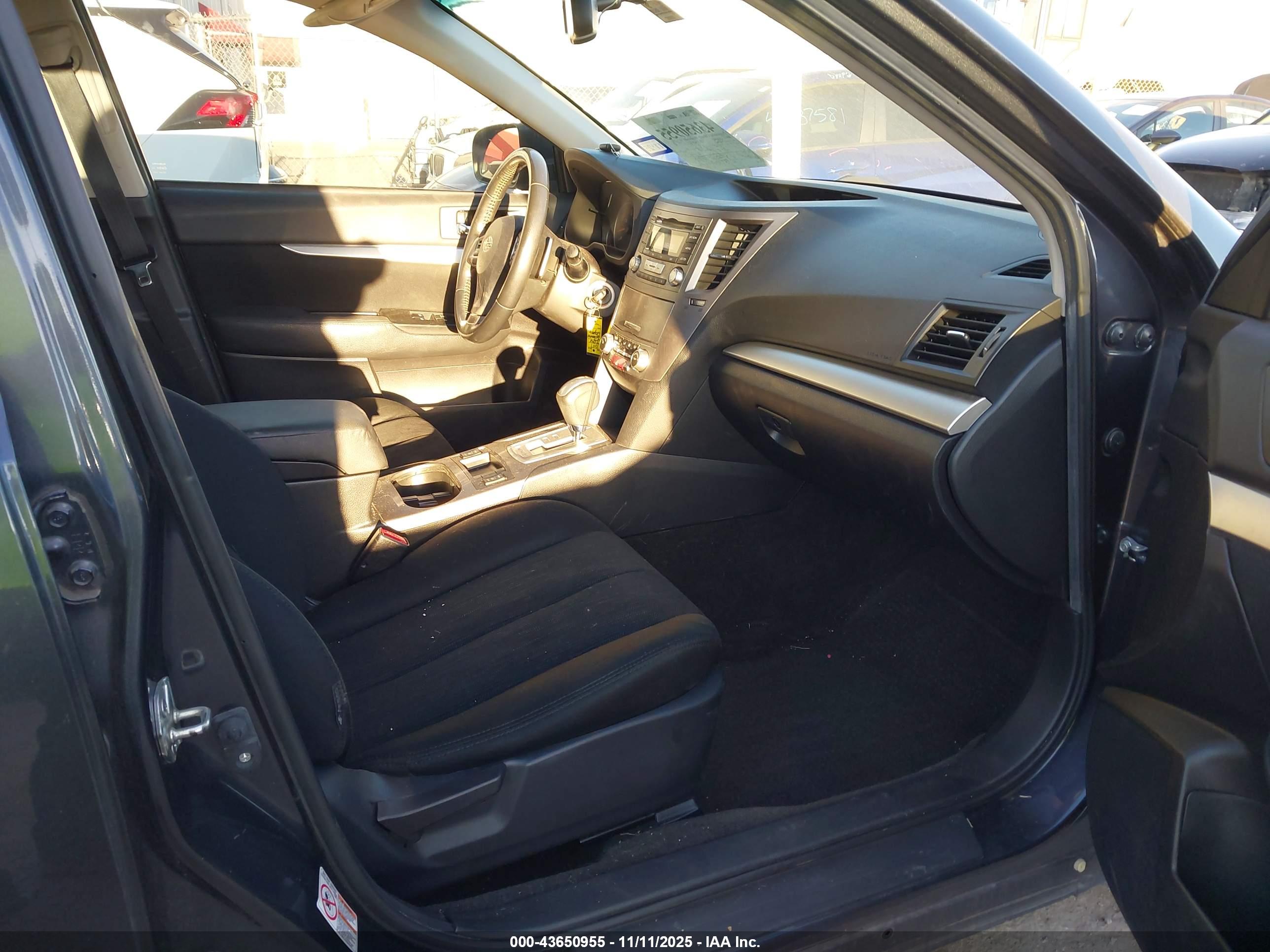 SUBARU LEGACY image 5
