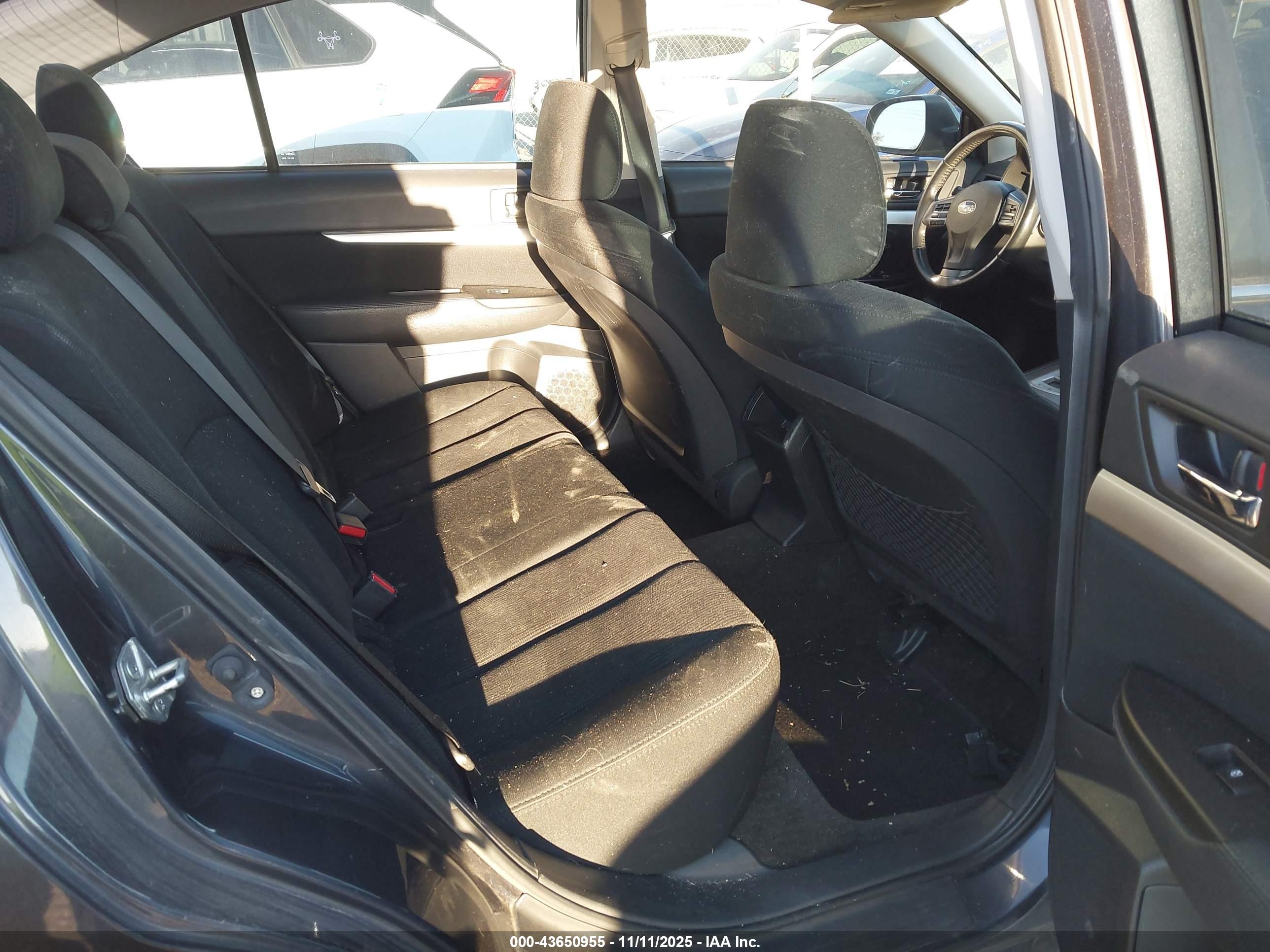 SUBARU LEGACY image 8