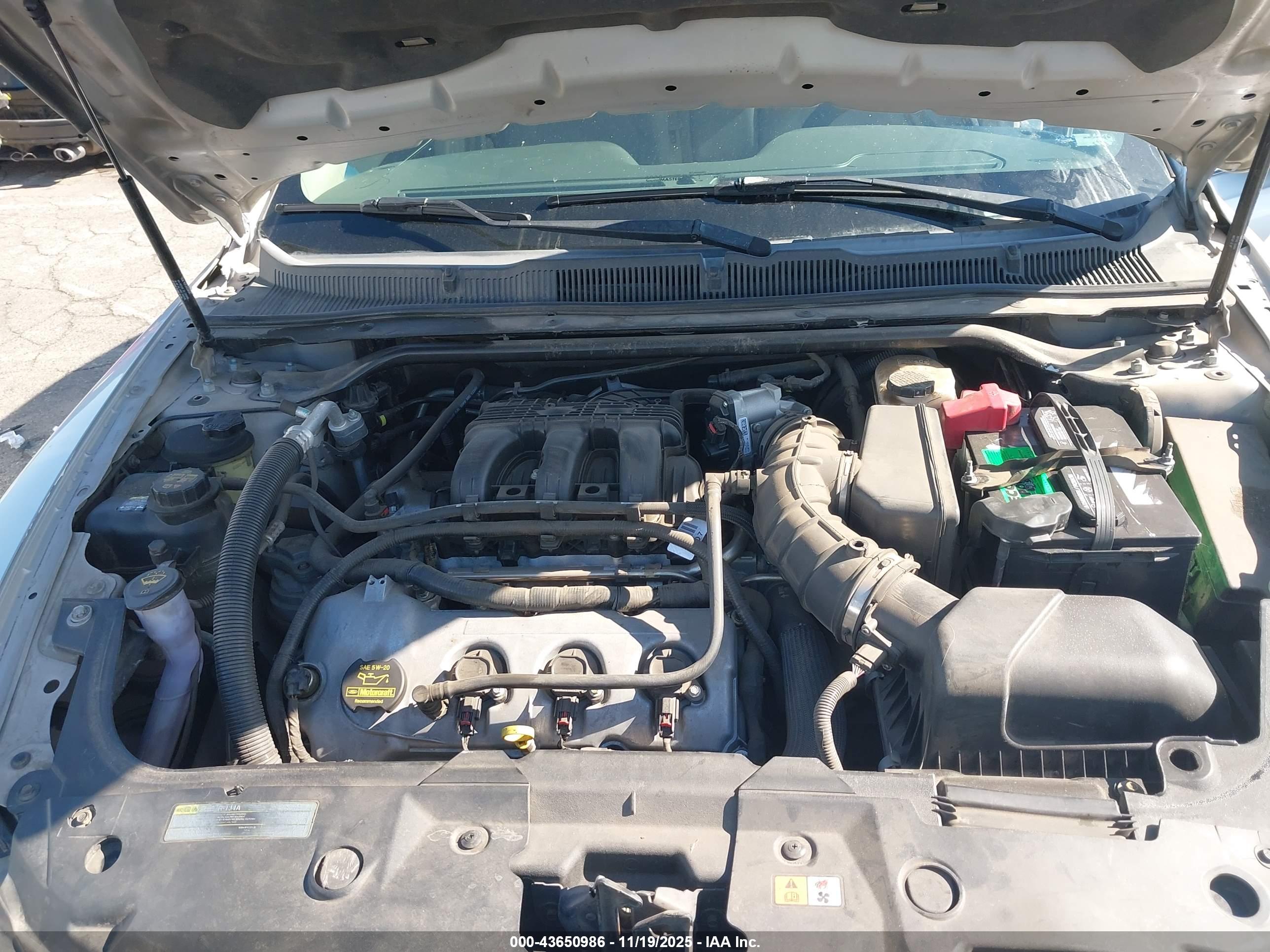 FORD TAURUS image 10