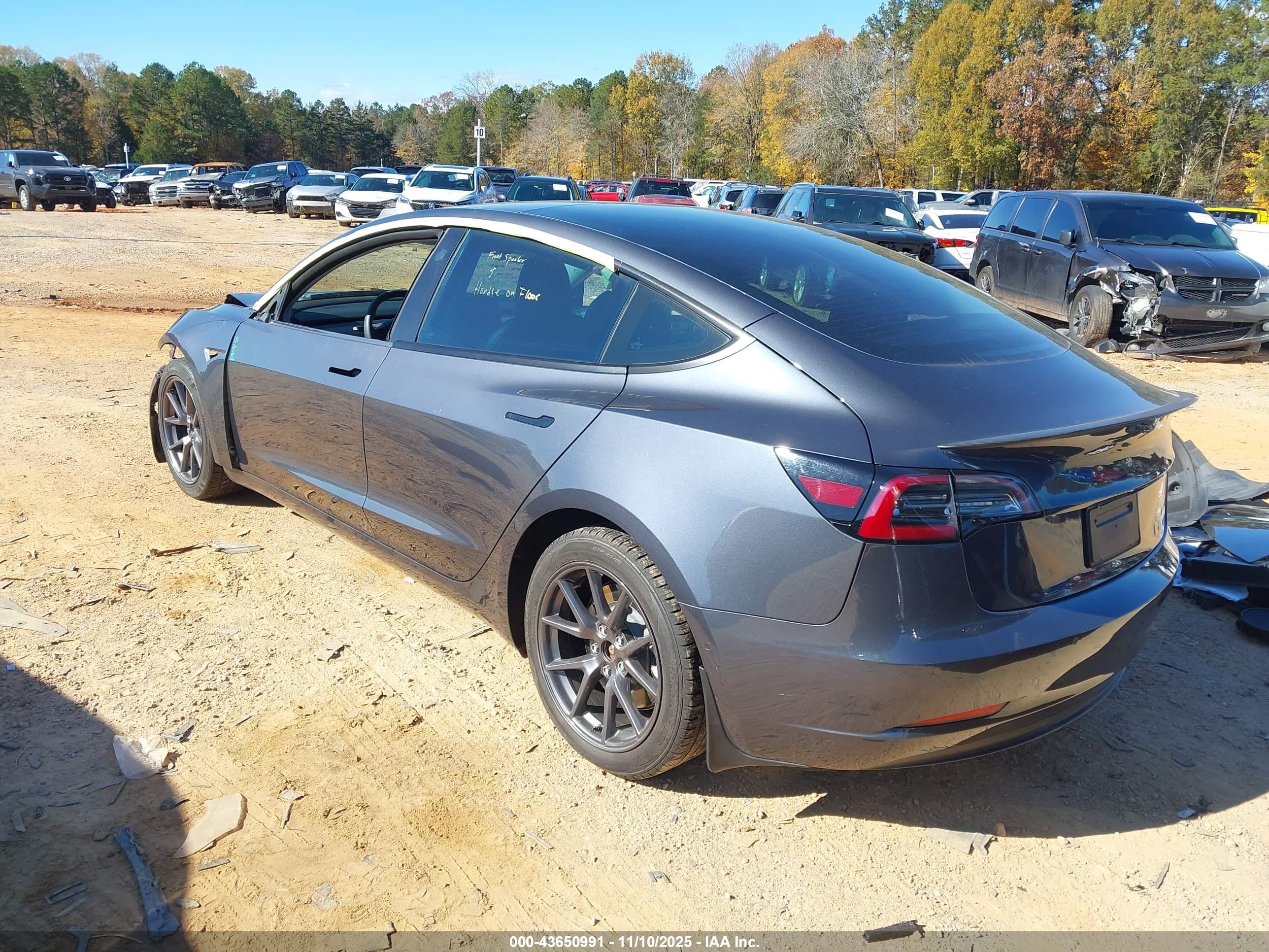 TESLA MODEL image 3