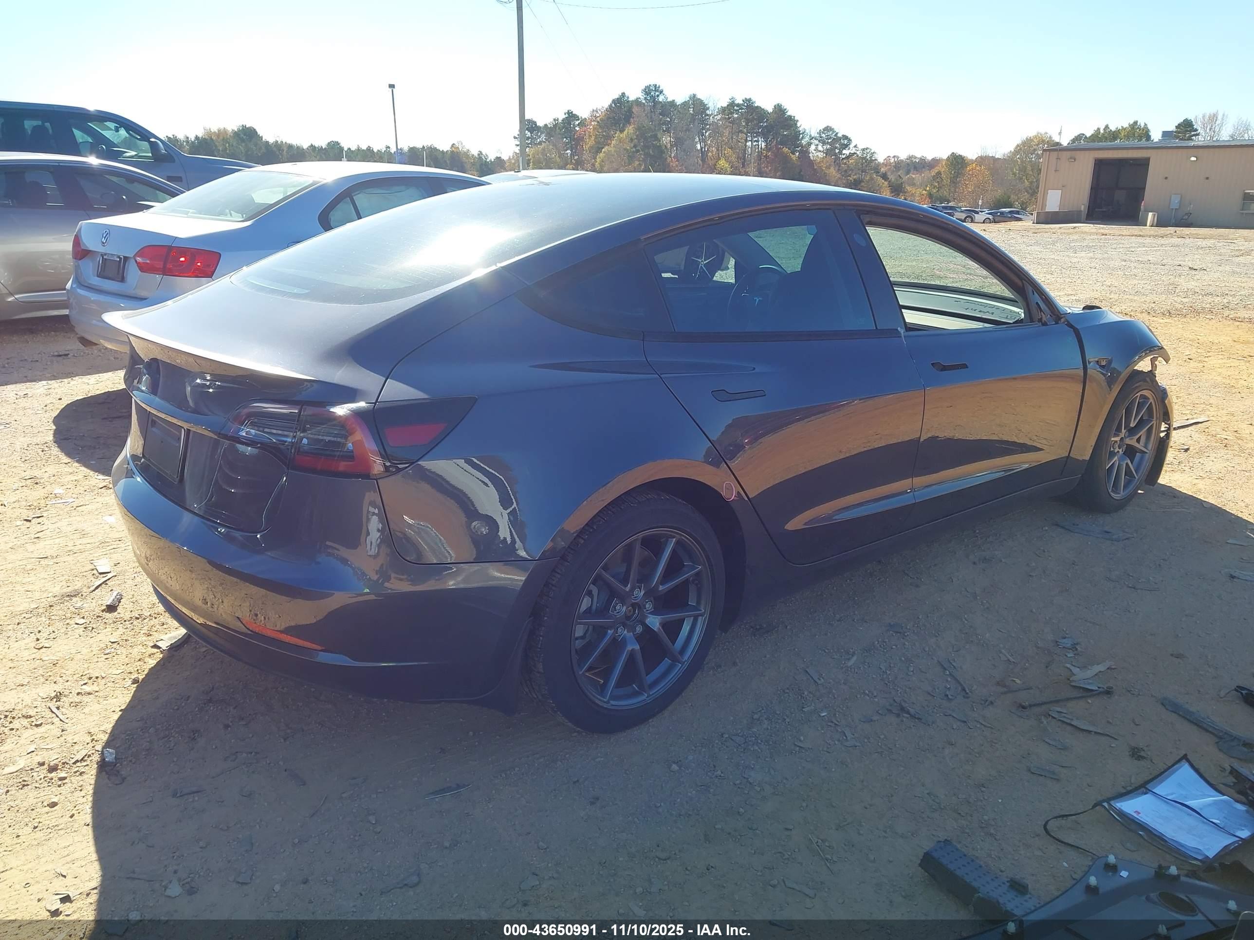 TESLA MODEL image 4