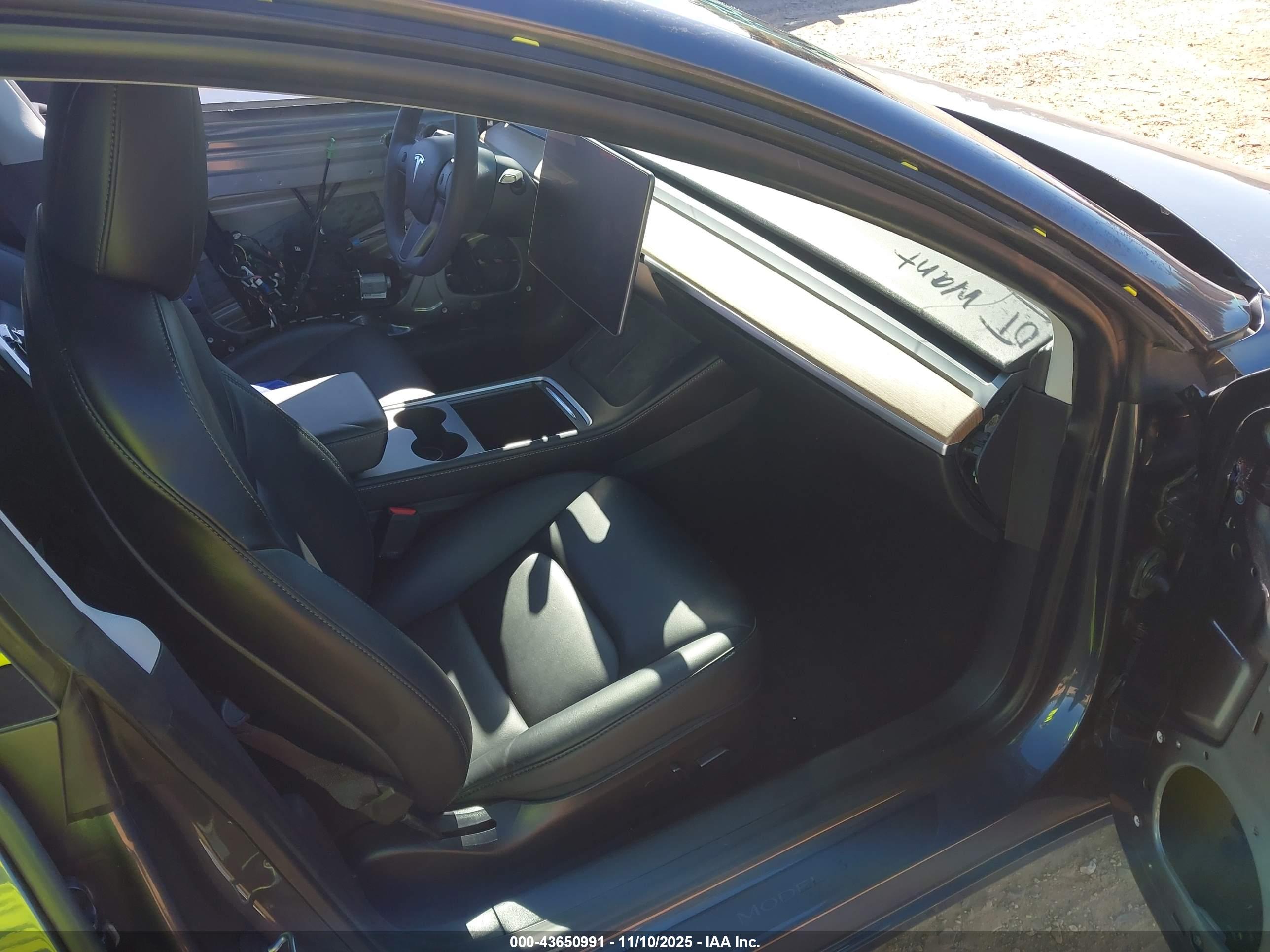 TESLA MODEL image 5