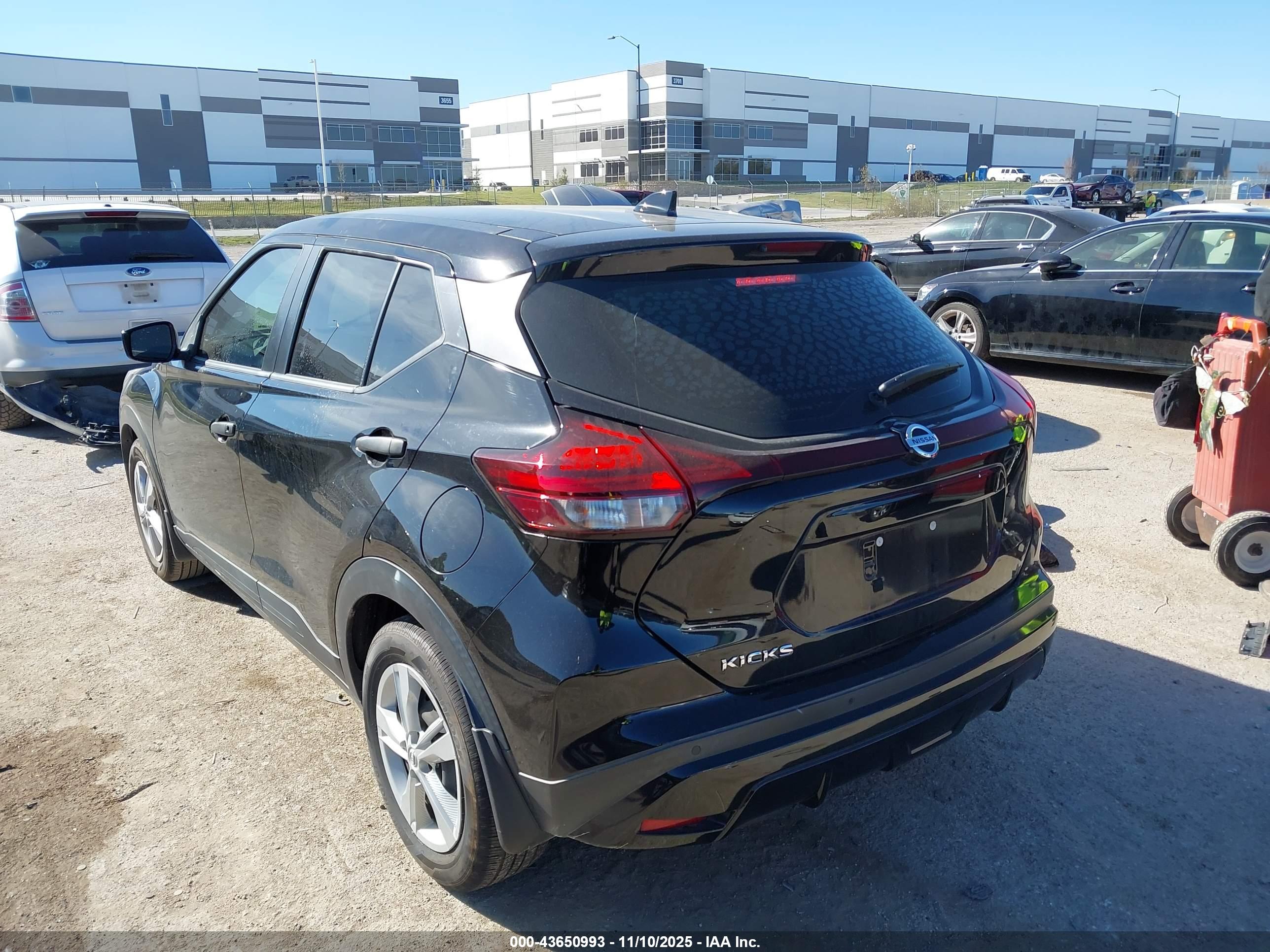 NISSAN KICKS image 3