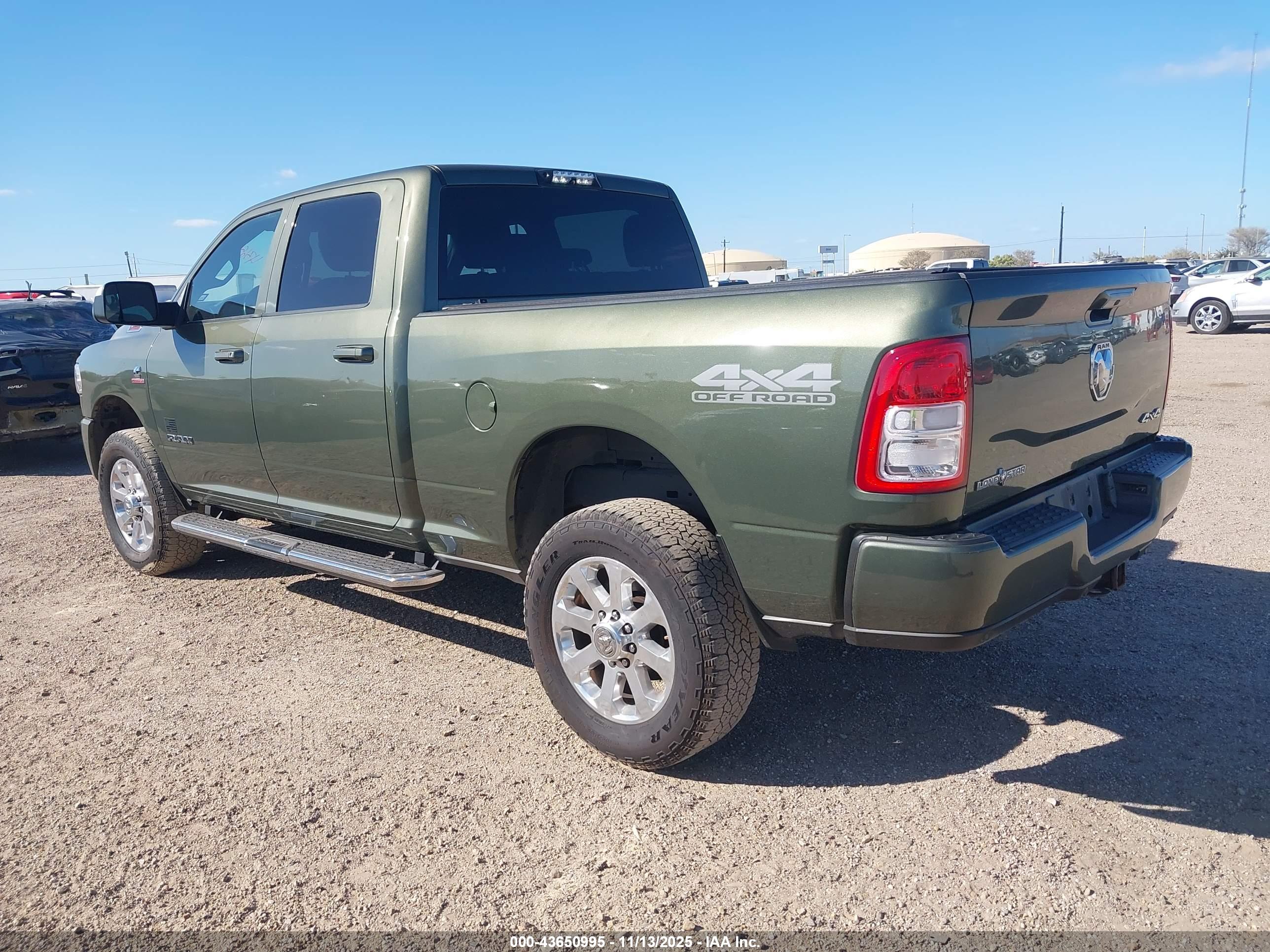 RAM 2500 image 3
