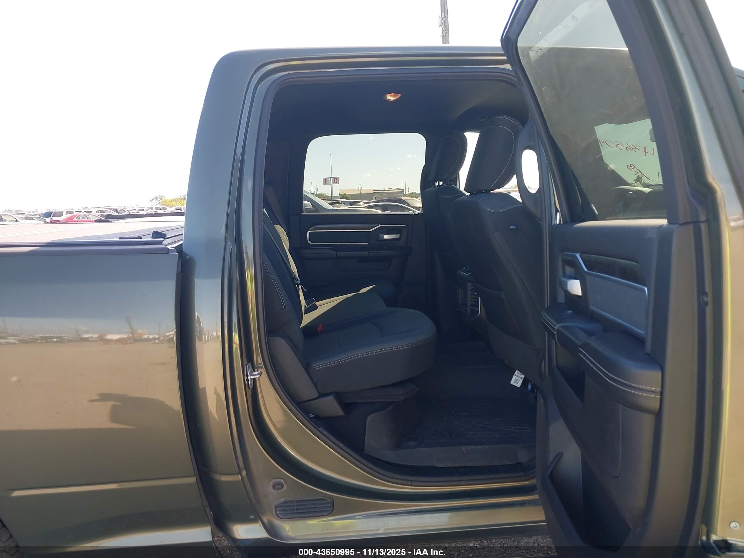 RAM 2500 image 8