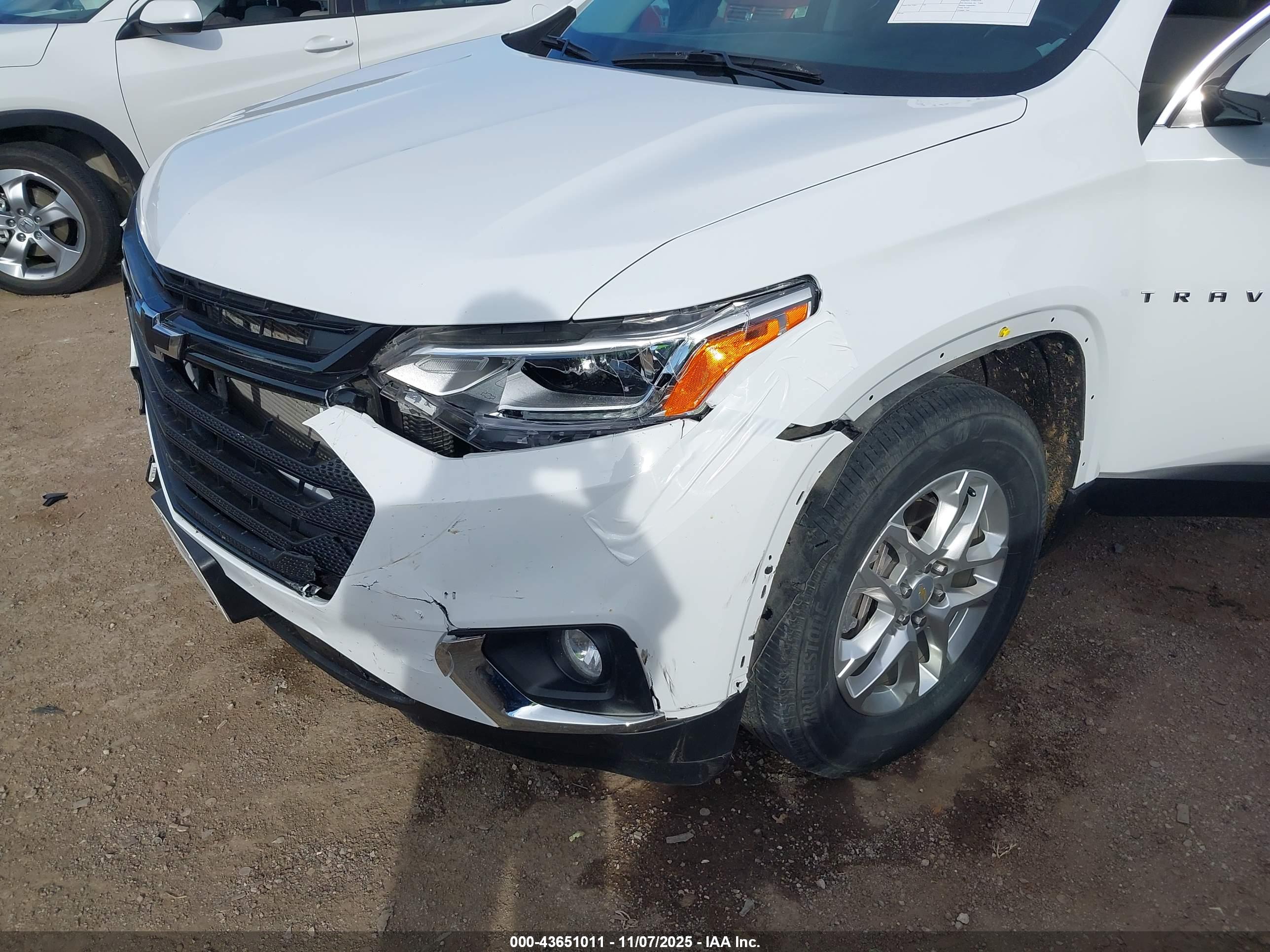 CHEVROLET TRAVERSE image 6