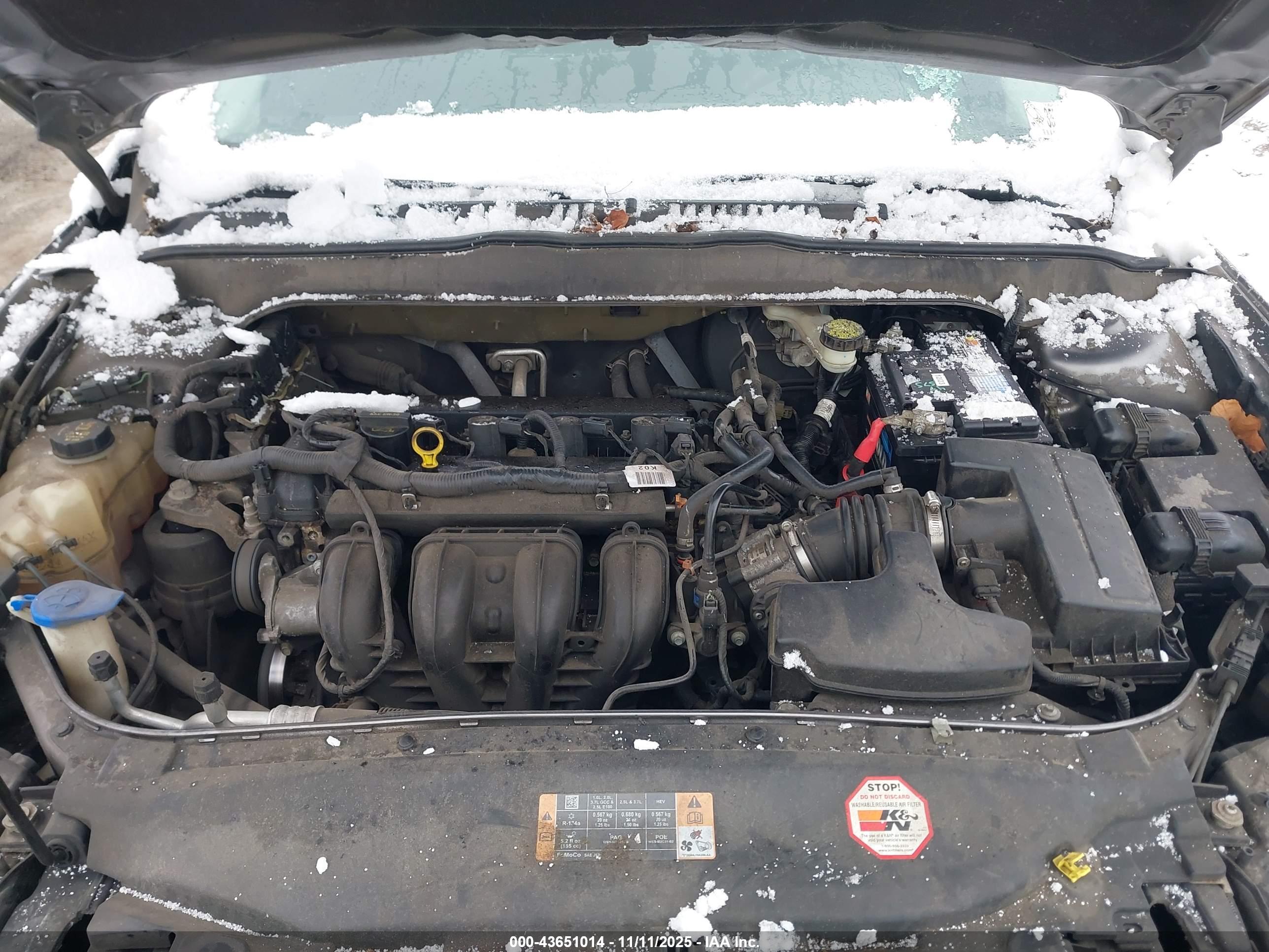 FORD FUSION image 10