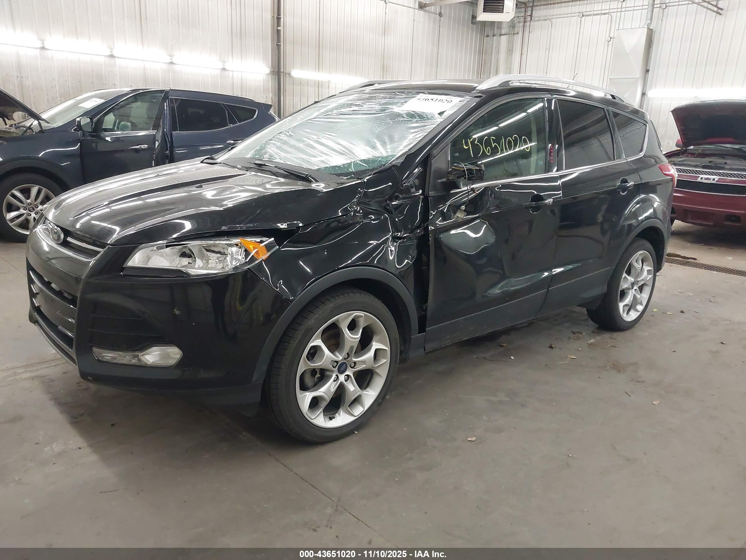 FORD ESCAPE image 2