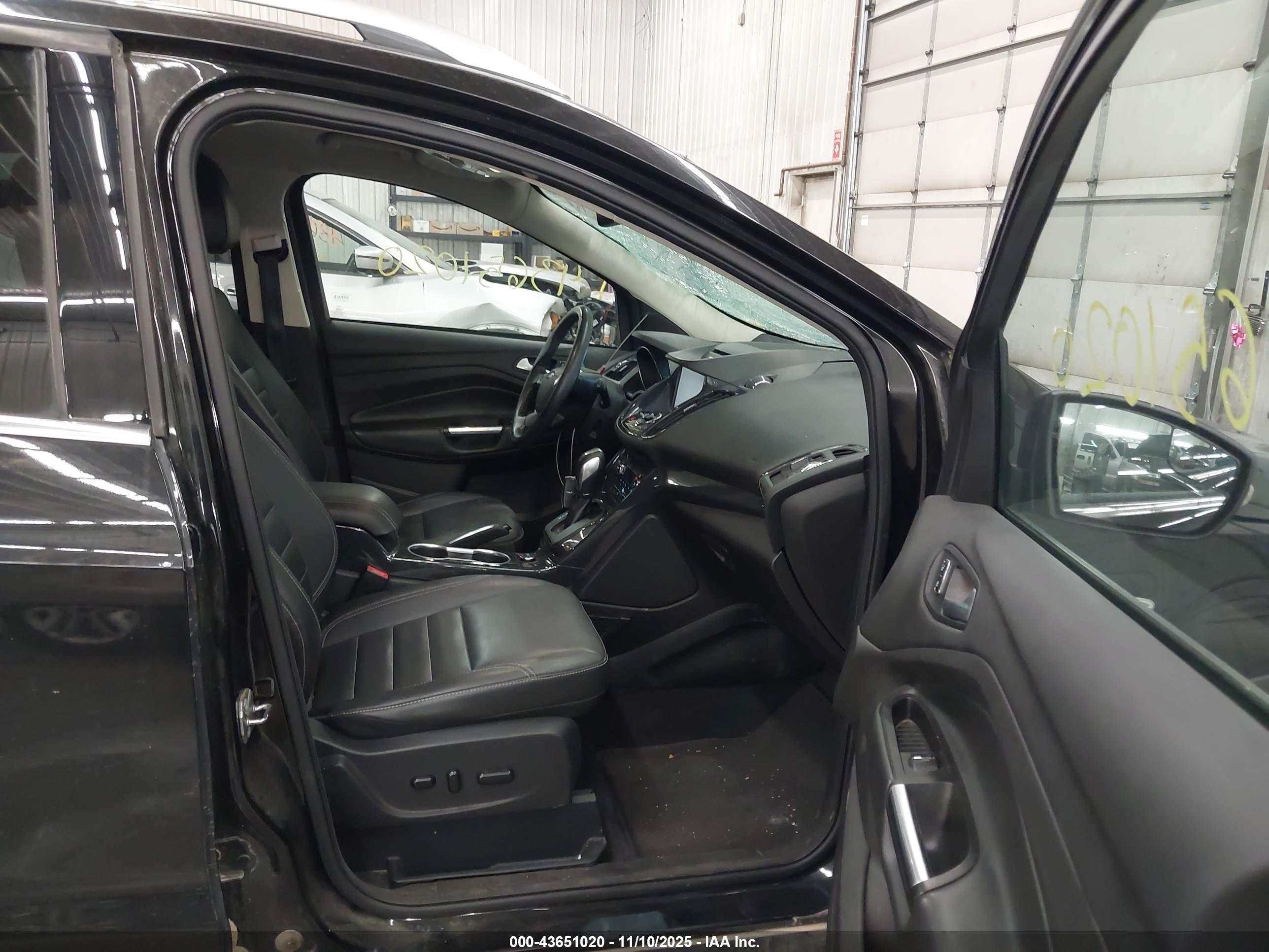 FORD ESCAPE image 5