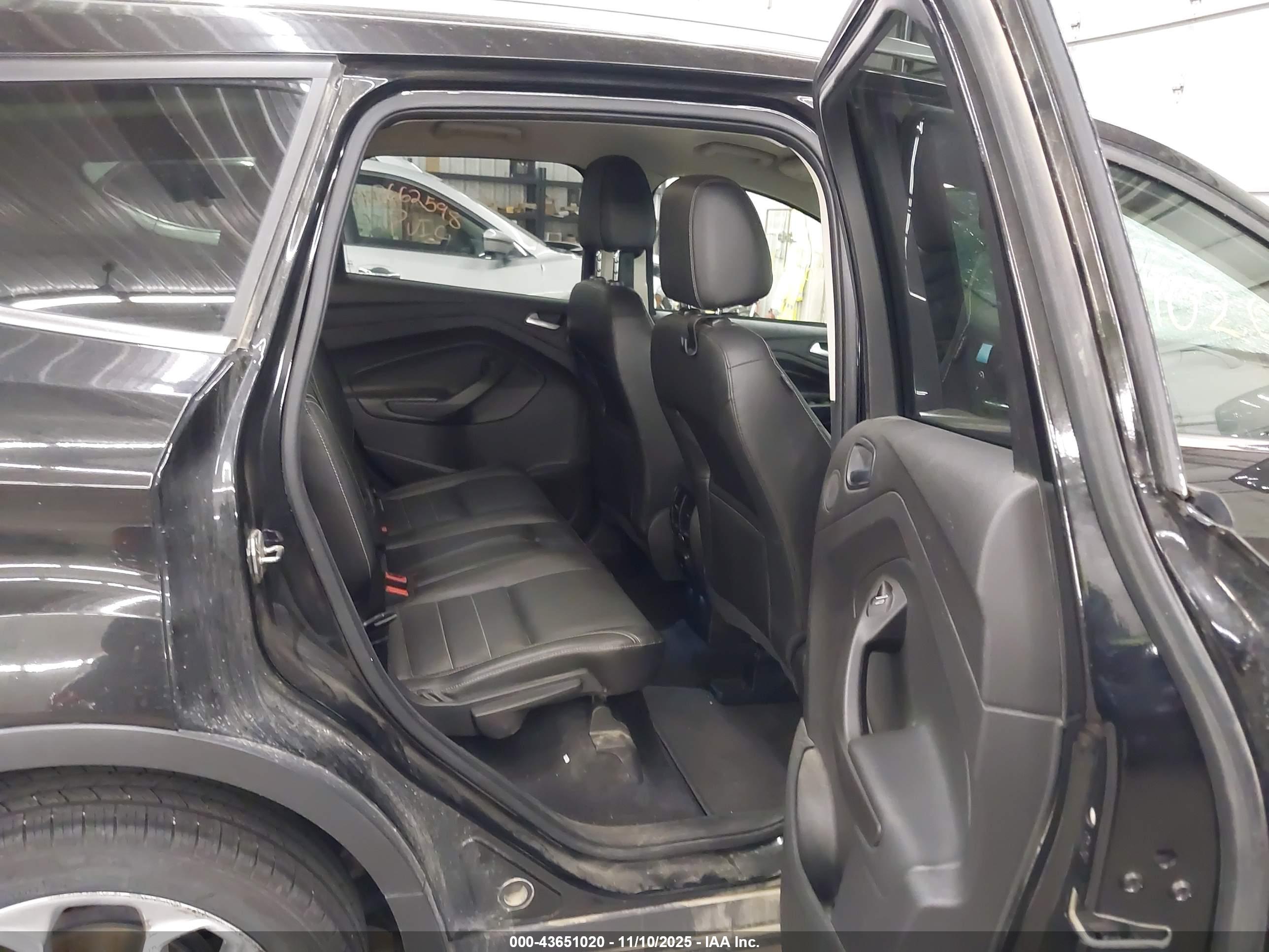 FORD ESCAPE image 8