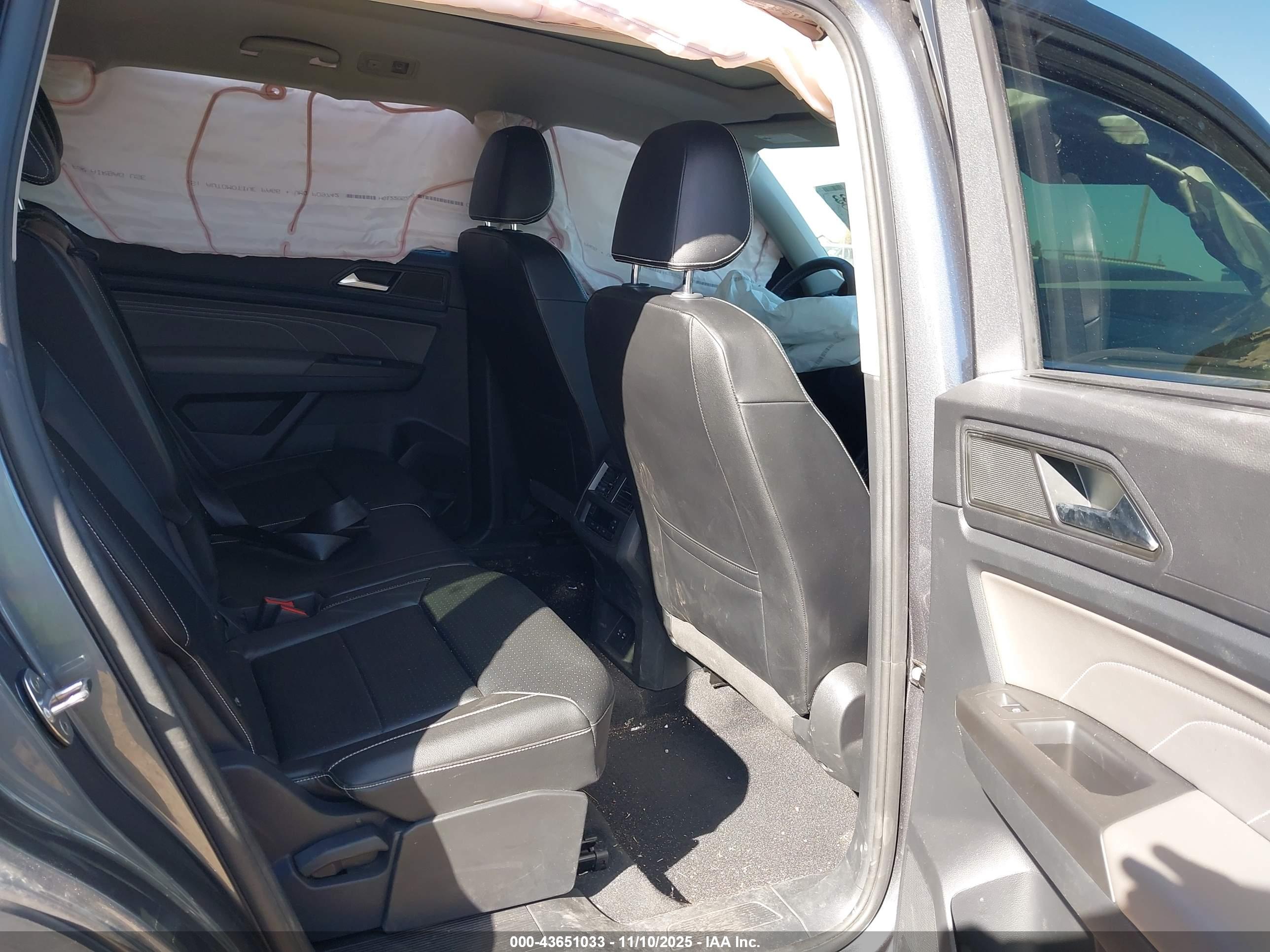 VOLKSWAGEN ATLAS image 8