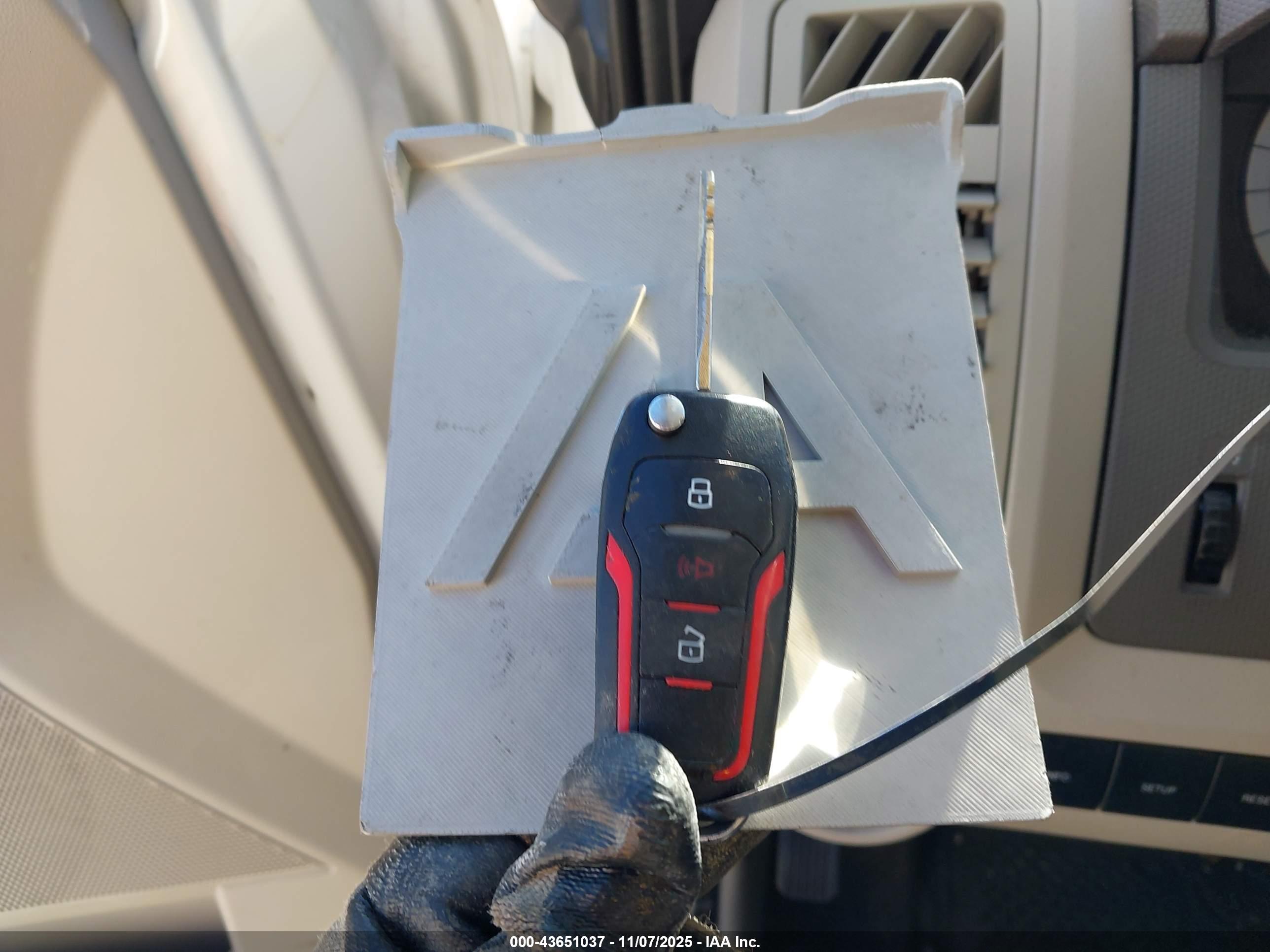 FORD ESCAPE image 11